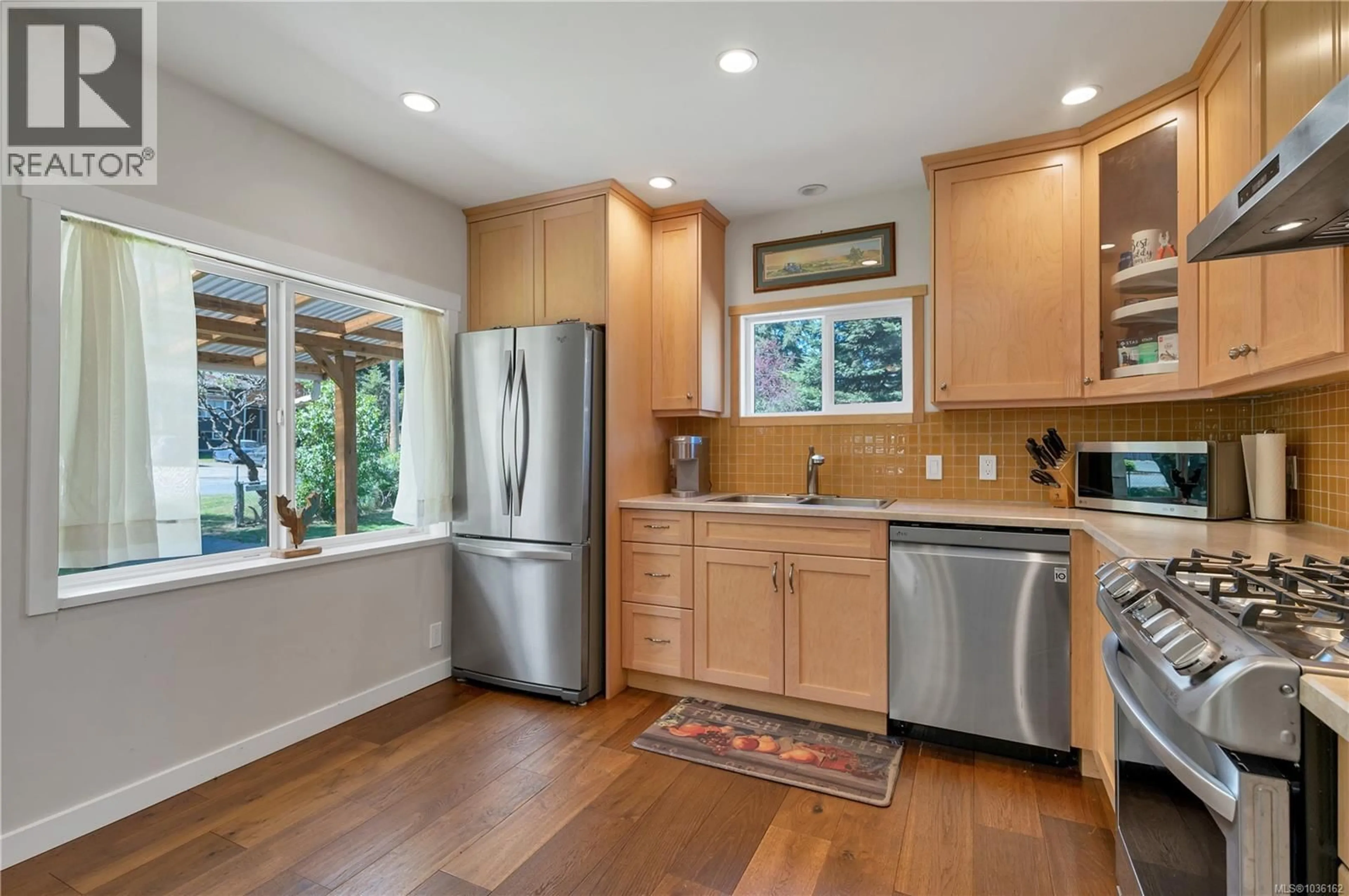 Open concept kitchen, unknown for 4800 LEWIS ROAD, Campbell River British Columbia V9H1C4