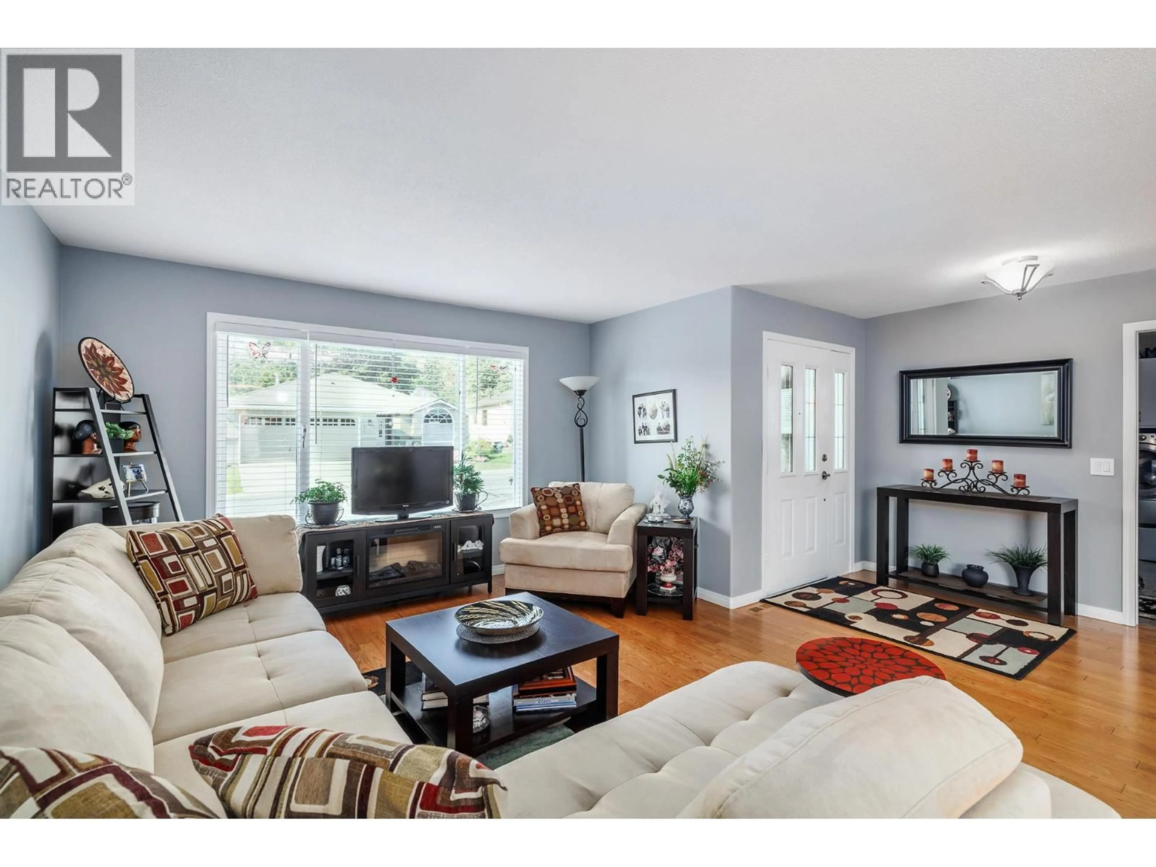Living room with furniture, unknown for 64 - 615 GLENMEADOWS ROAD, Kelowna British Columbia V1V1N9