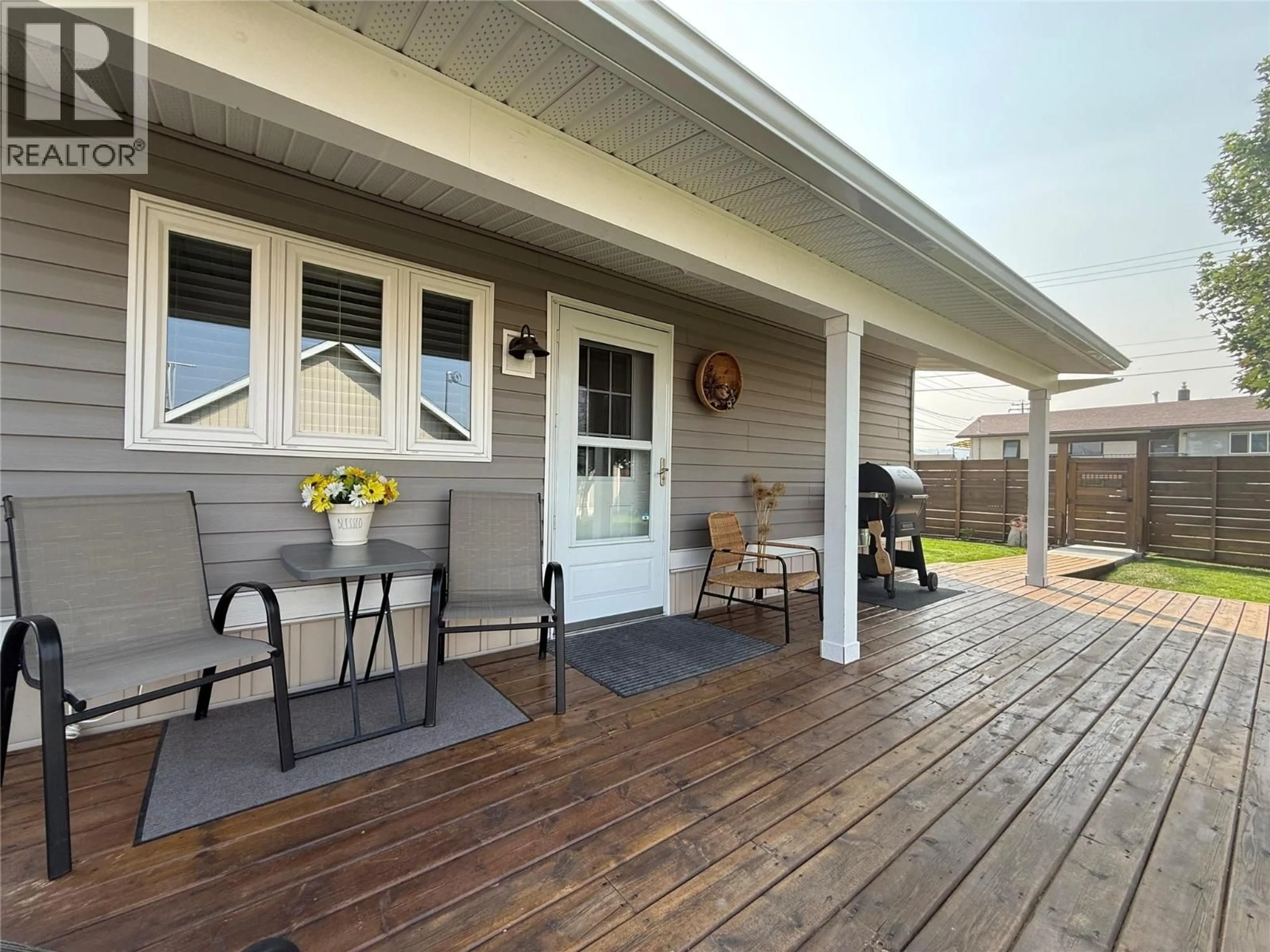 Patio, street for 1600 4TH STREET NORTH, Cranbrook British Columbia V1C3L7