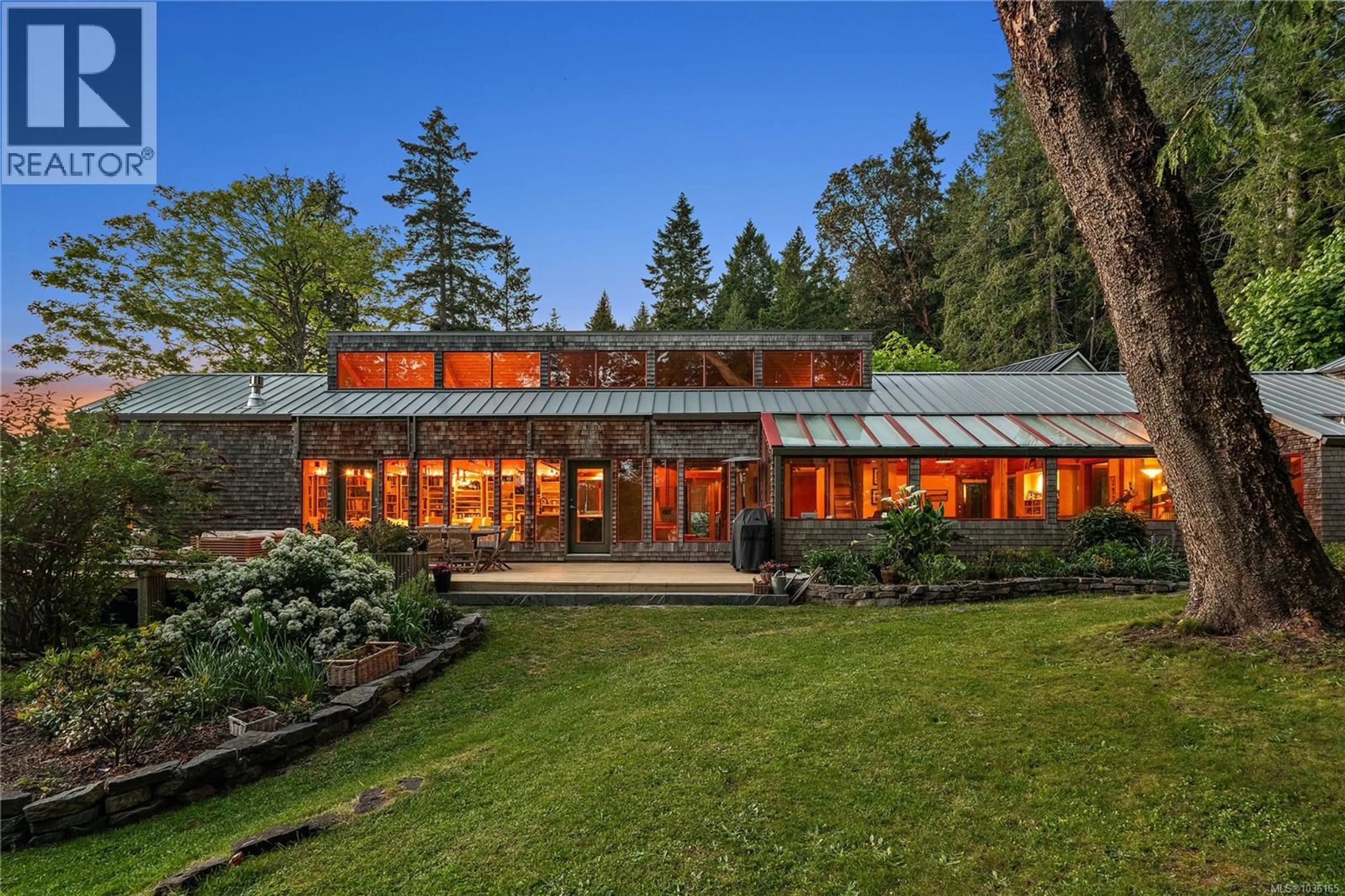 Home with brick exterior material, unknown for 68C MCKENZIE CRESCENT, Piers Island British Columbia V8L5Y7