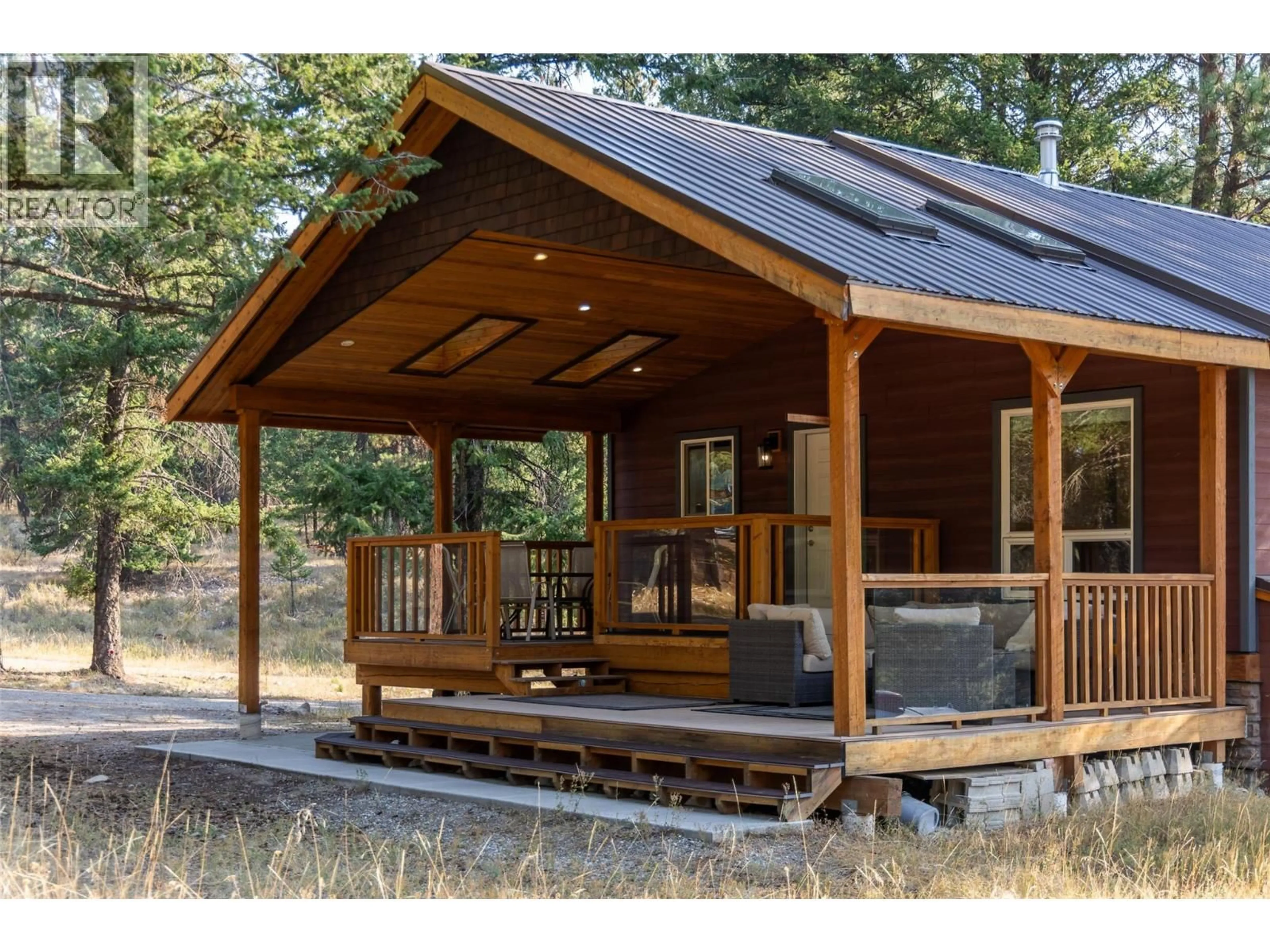 Patio, unknown for 823 WALDO ROAD, Baynes Lake British Columbia V0B1T4