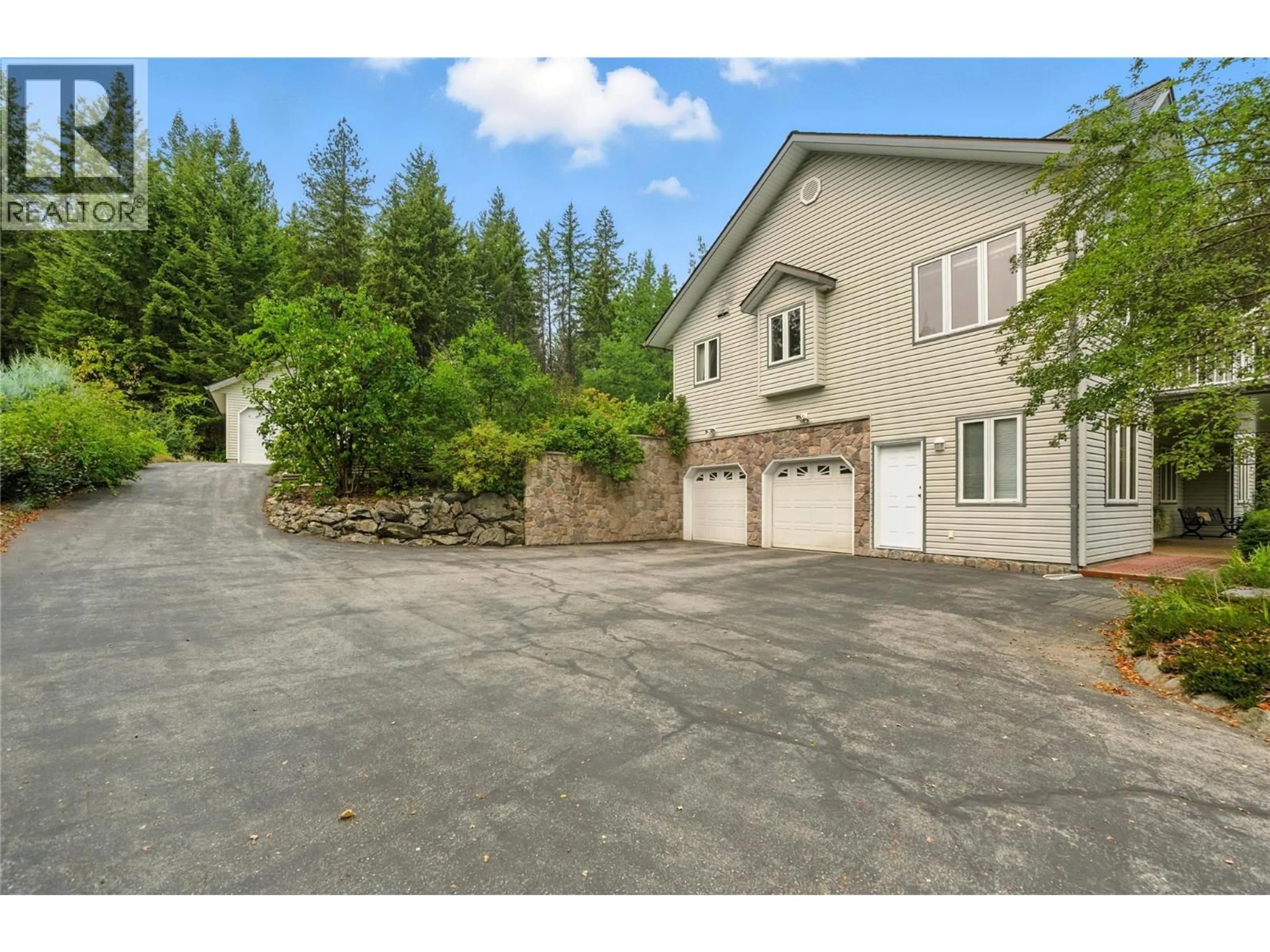 A pic from outside/outdoor area/front of a property/back of a property/a pic from drone, street for 4175 BROWN ROAD, Bonnington British Columbia V0G2G3