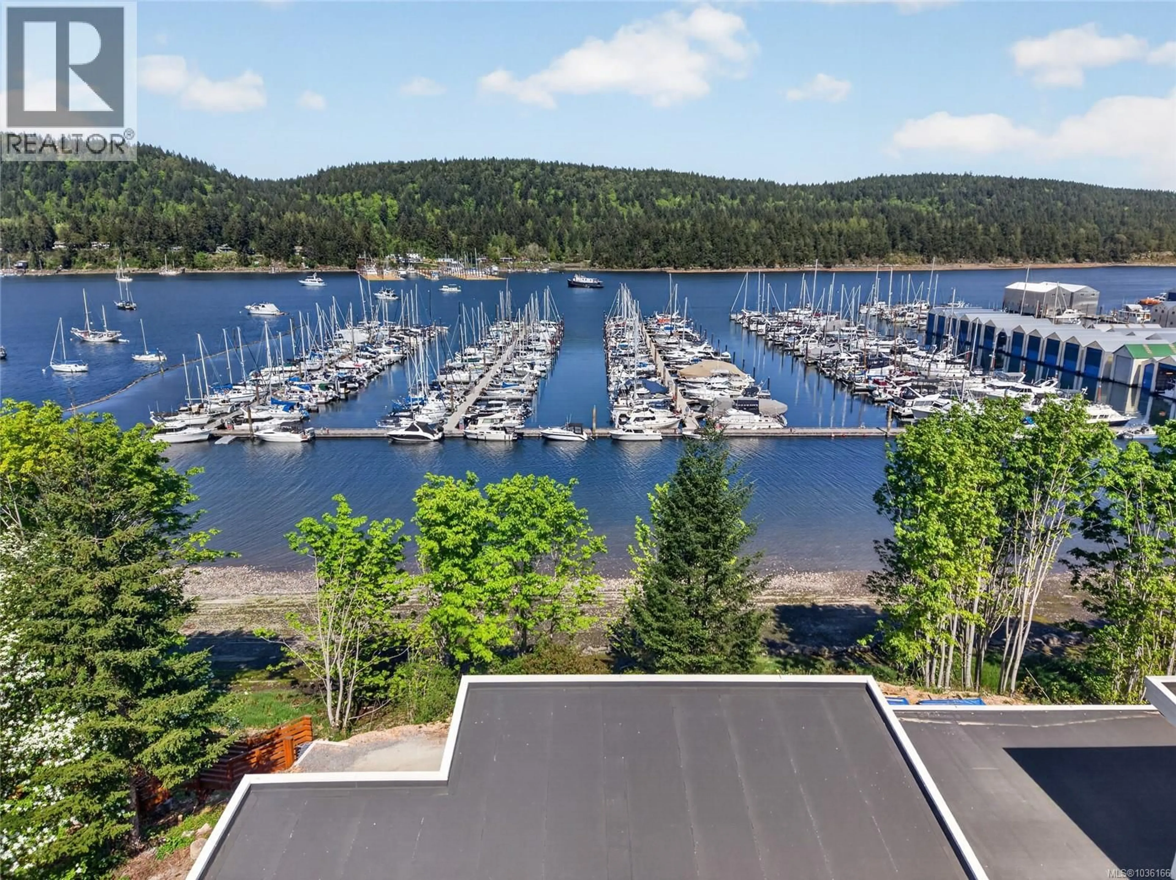 A pic from outside/outdoor area/front of a property/back of a property/a pic from drone, water/lake/river/ocean view for 8 - 152 MARINA VIEW DRIVE, Ladysmith British Columbia V9G1K4