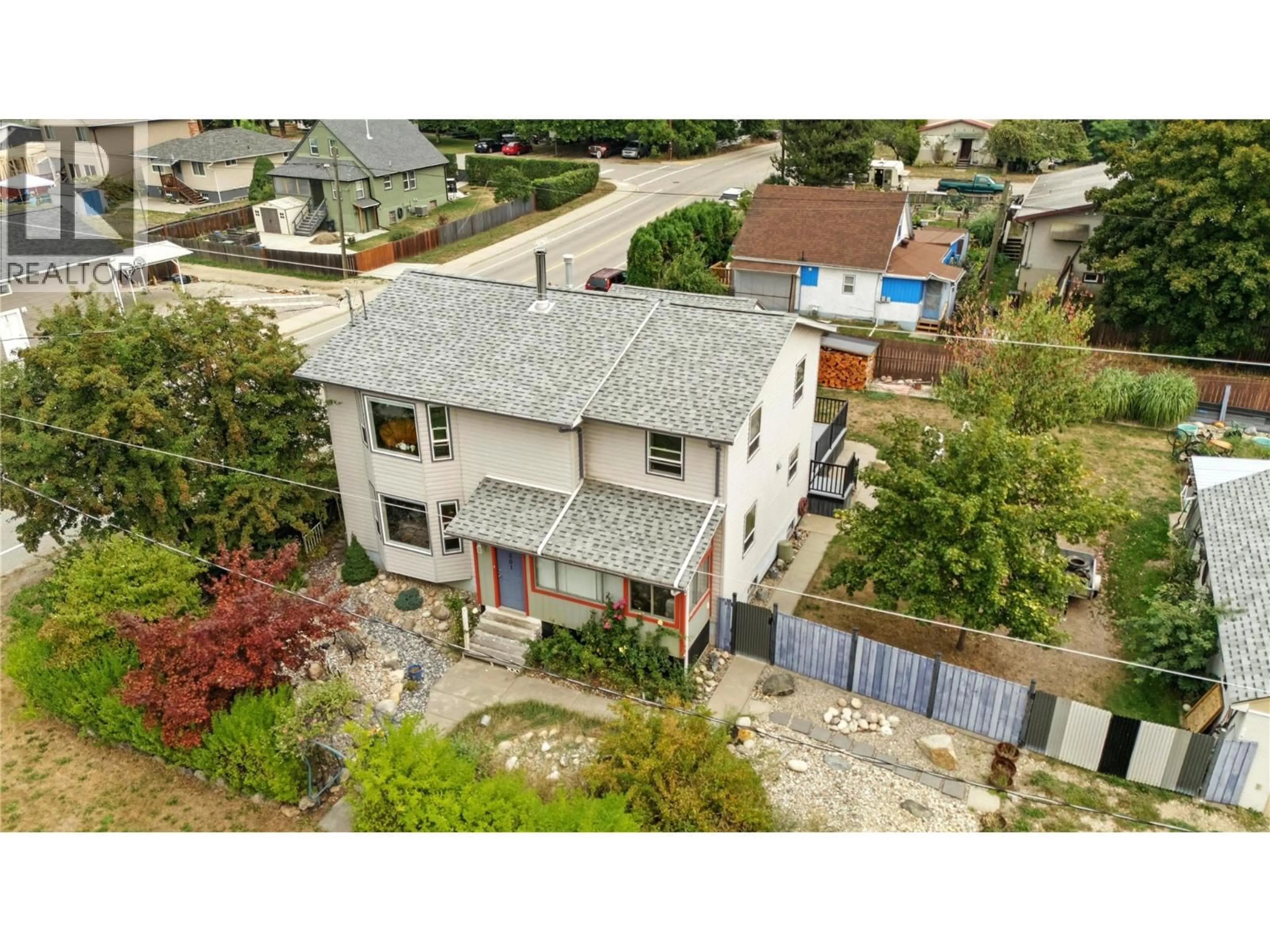 A pic from outside/outdoor area/front of a property/back of a property/a pic from drone, unknown for 501 5TH AVENUE, Castlegar British Columbia V1N1W1