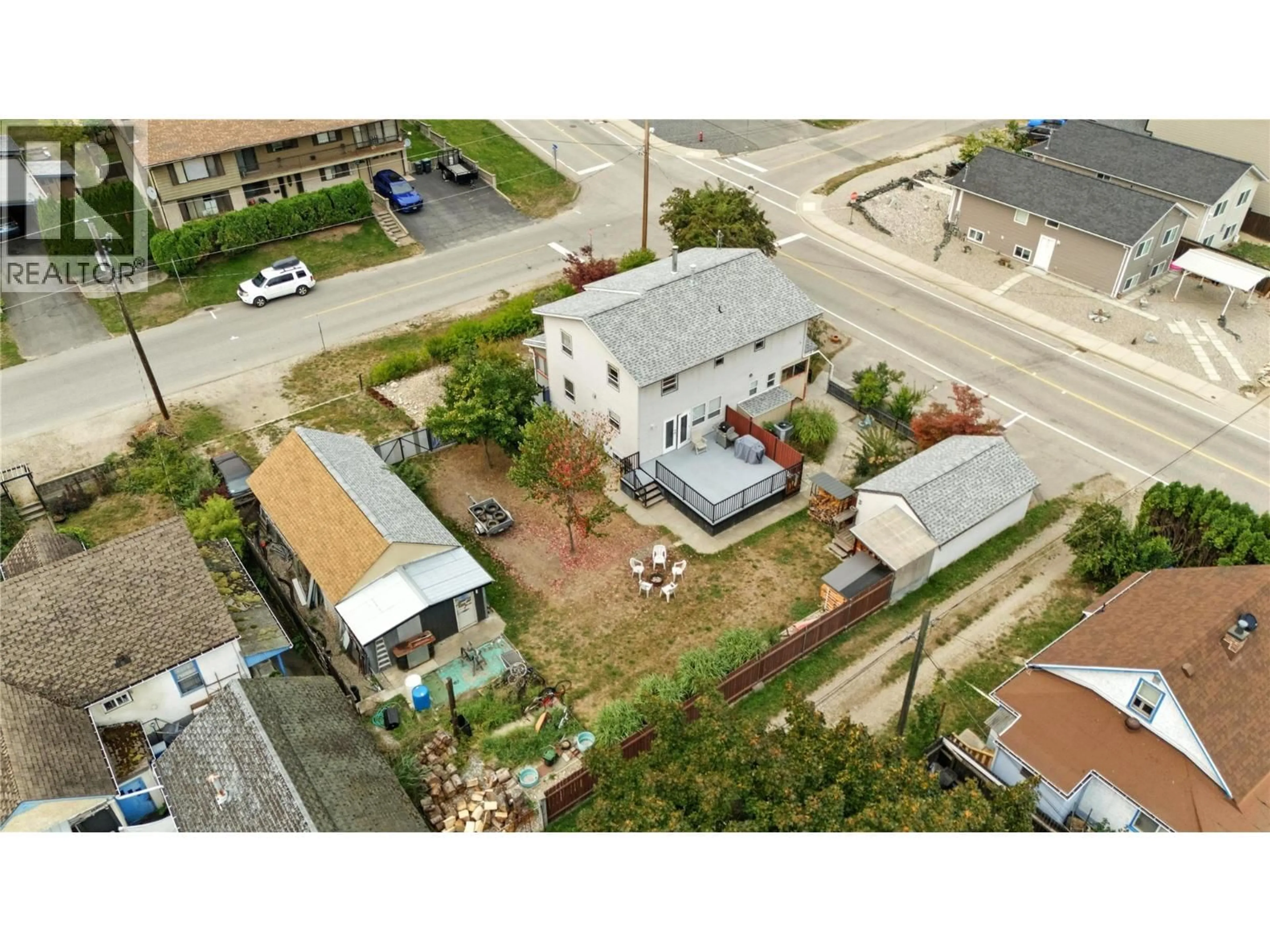 A pic from outside/outdoor area/front of a property/back of a property/a pic from drone, street for 501 5TH AVENUE, Castlegar British Columbia V1N1W1