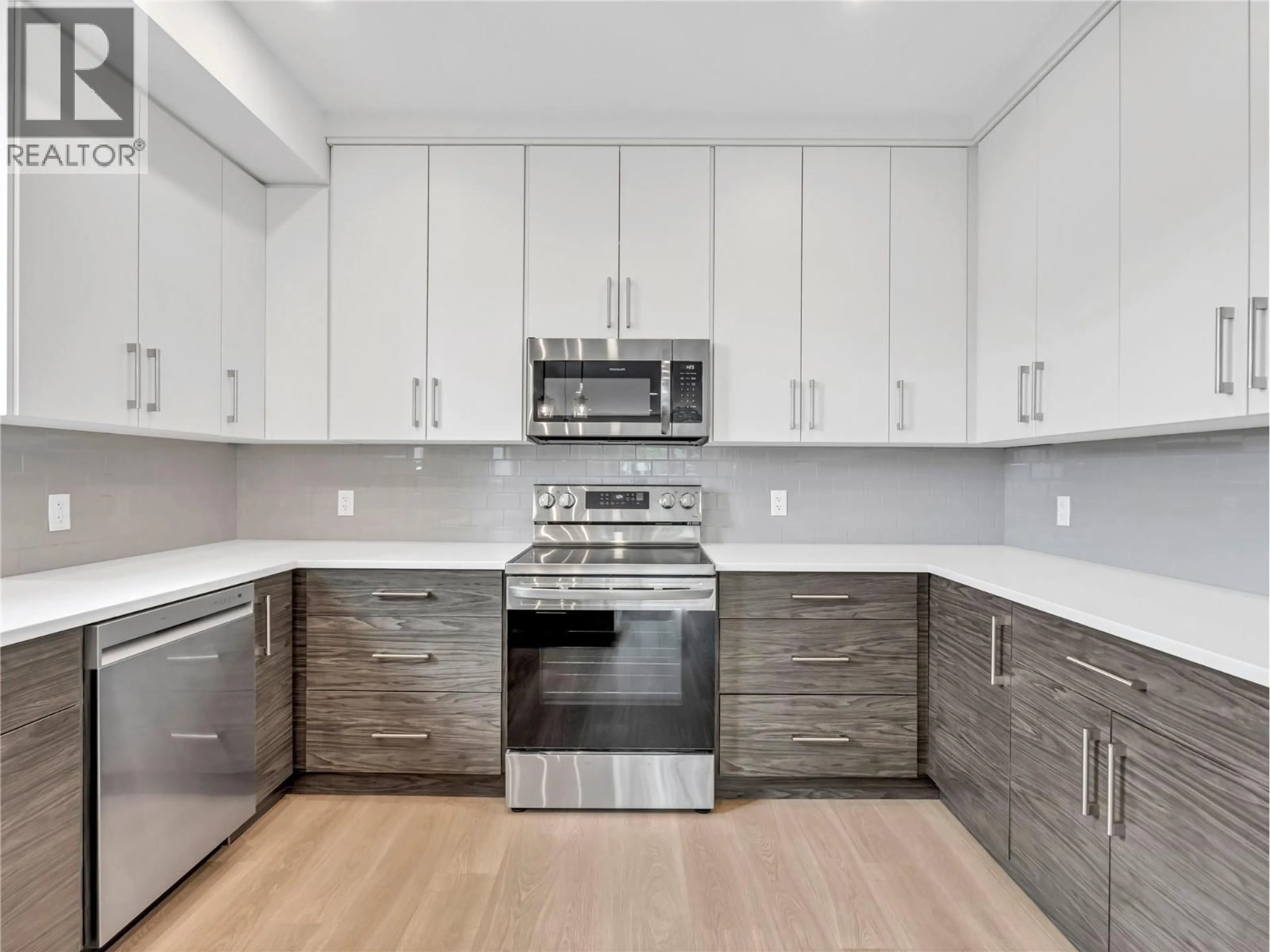 Open concept kitchen, unknown for 102 - 453 MAURICE STREET, Penticton British Columbia V2A5V8