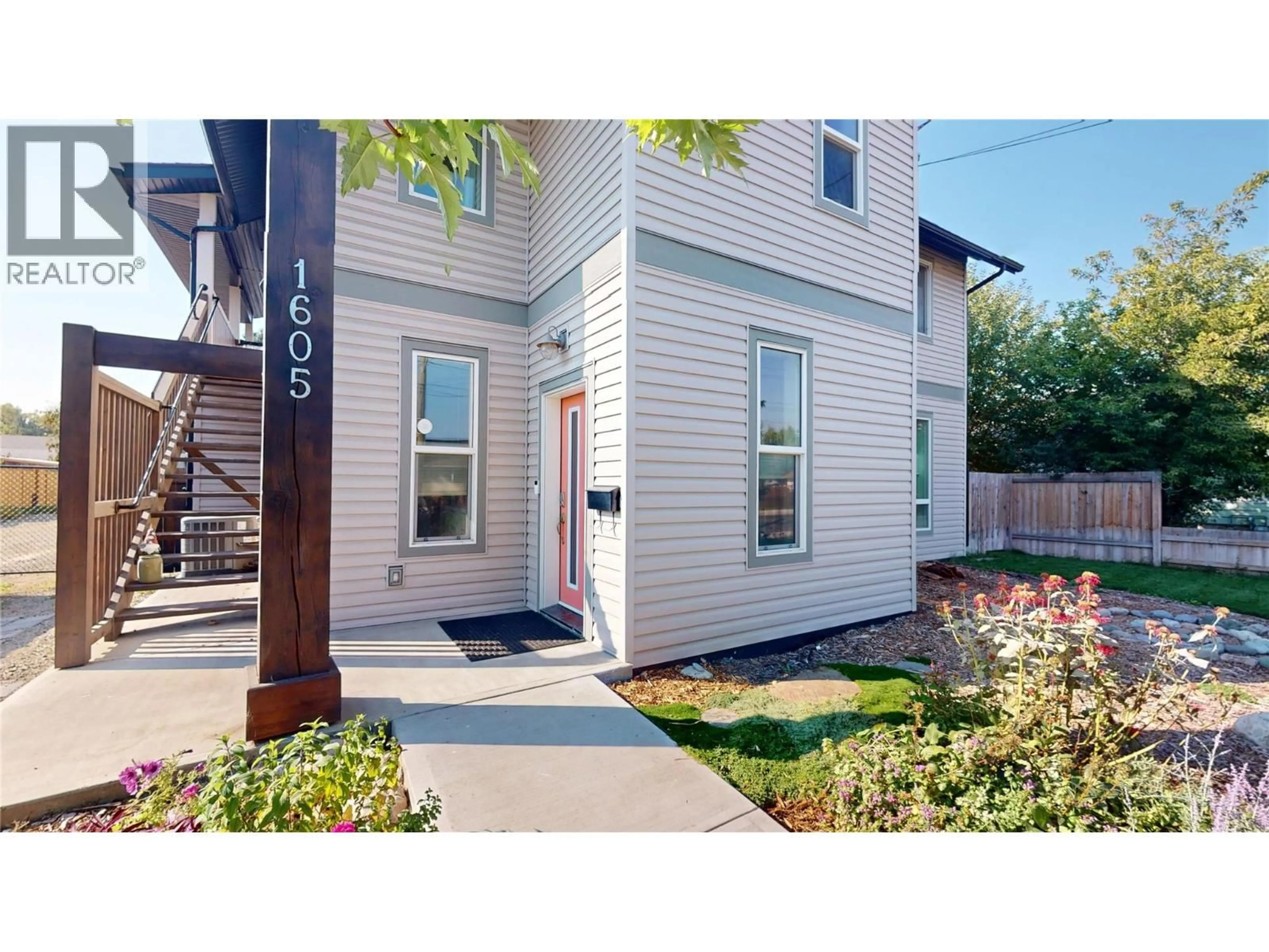 Home with vinyl exterior material, street for 1605 4TH STREET NORTH, Cranbrook British Columbia V1C0E3