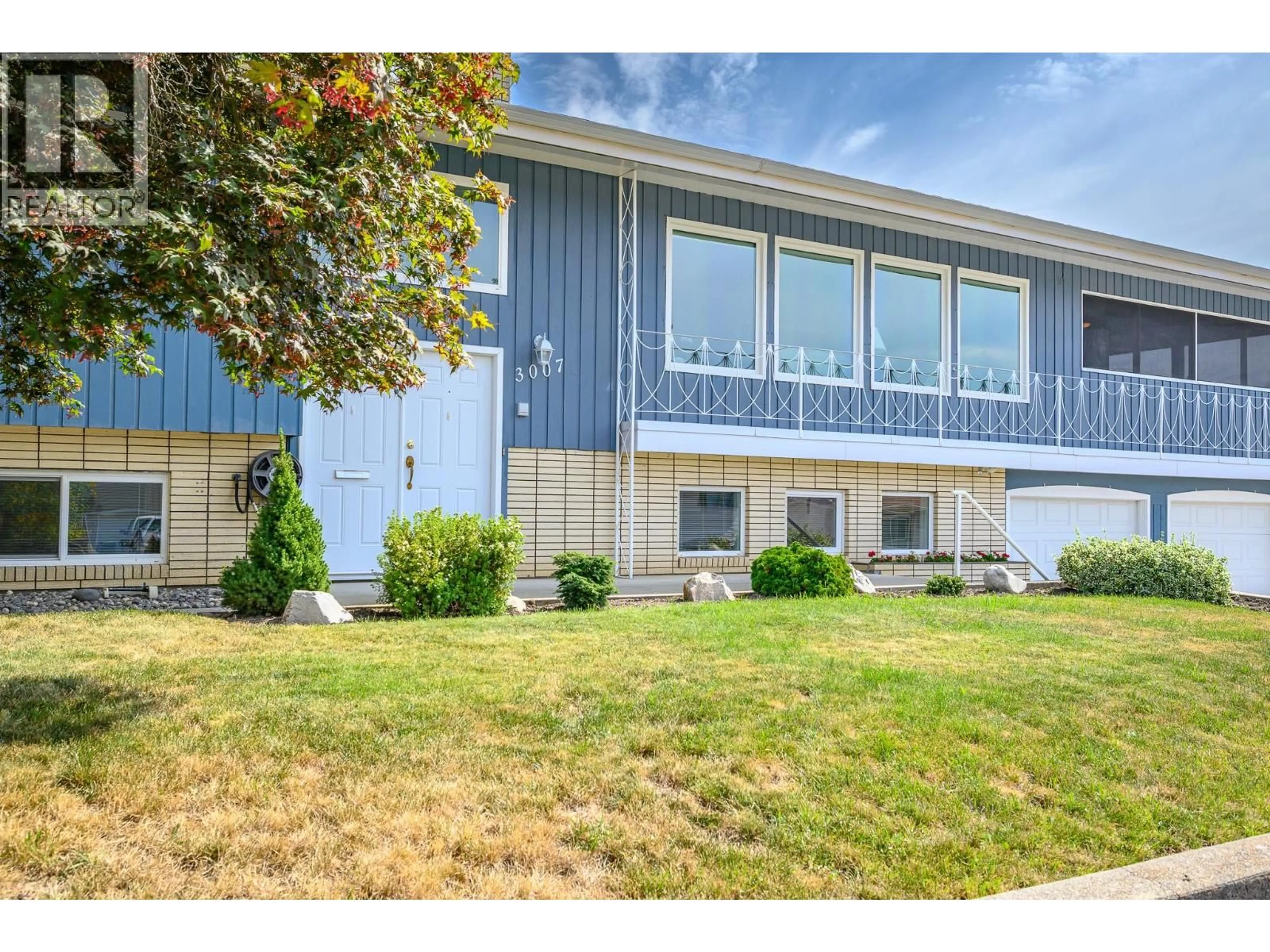 Home with vinyl exterior material, water/lake/river/ocean view for 3007 13 STREET, Vernon British Columbia V1T6T6