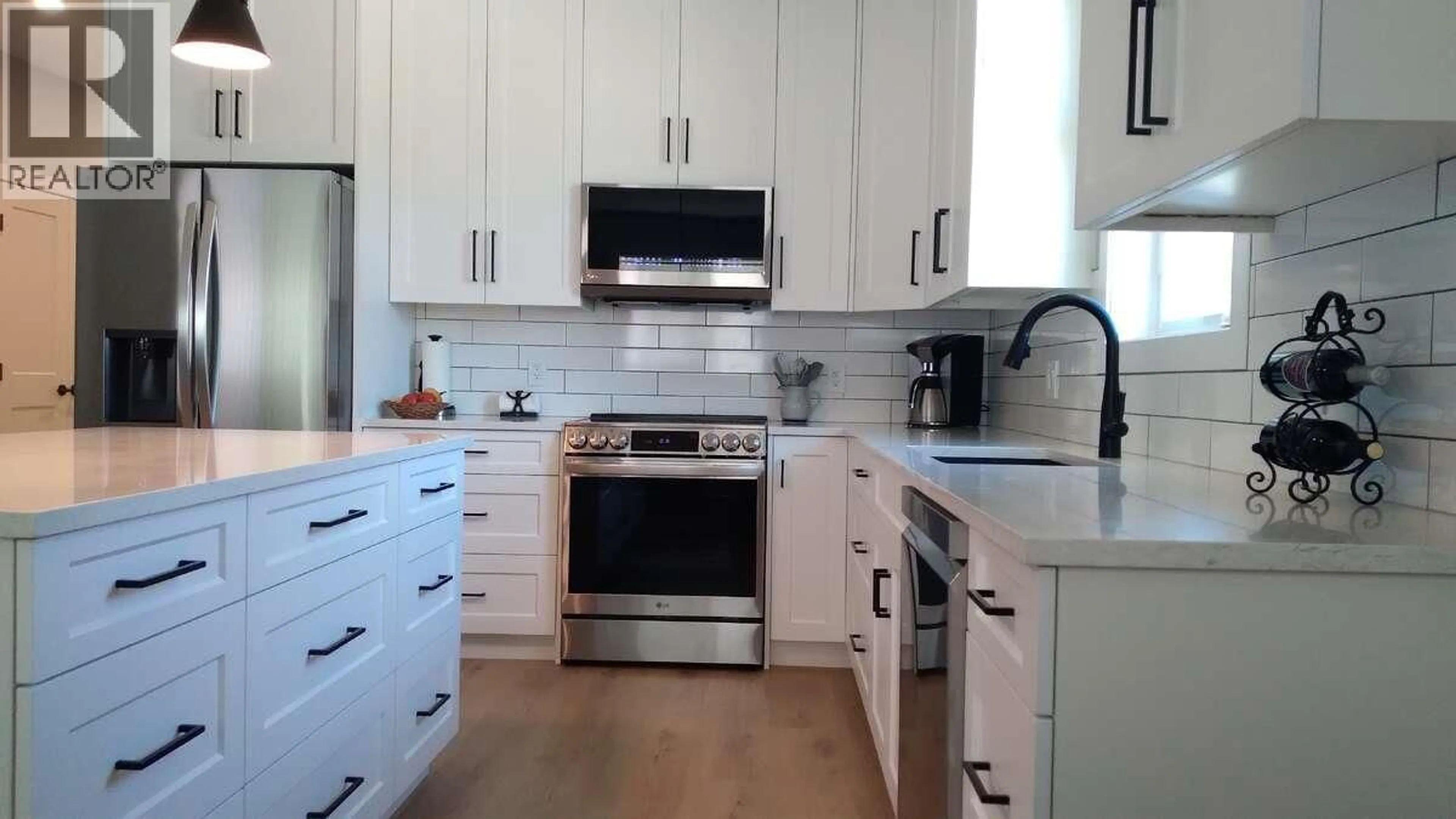 Open concept kitchen, unknown for 16 - 1330 10TH STREET SOUTHWEST, Salmon Arm British Columbia V1E0E4