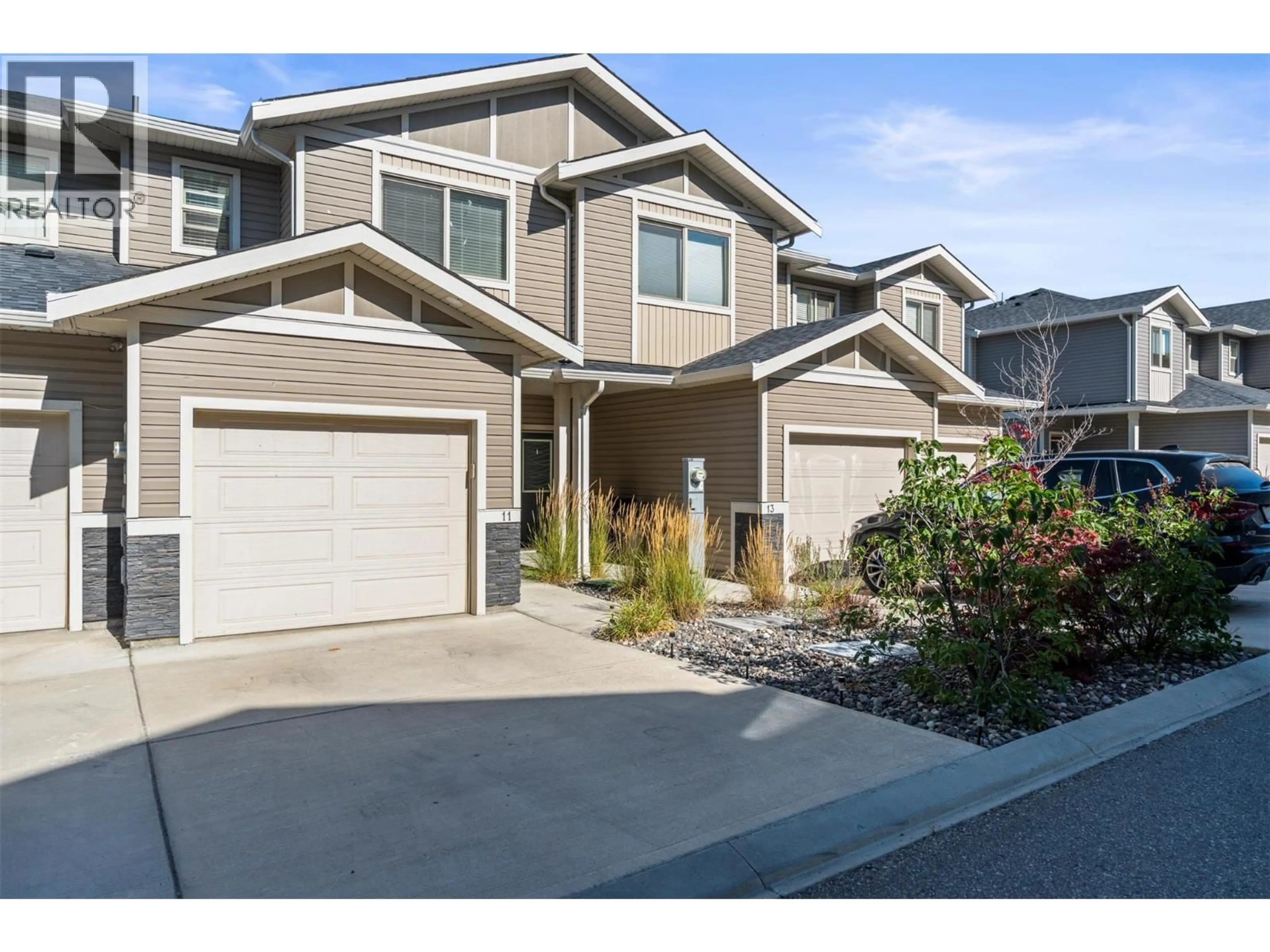 Home with vinyl exterior material, street for 11 - 4700 OKANAGAN AVENUE, Vernon British Columbia V1T9Y7