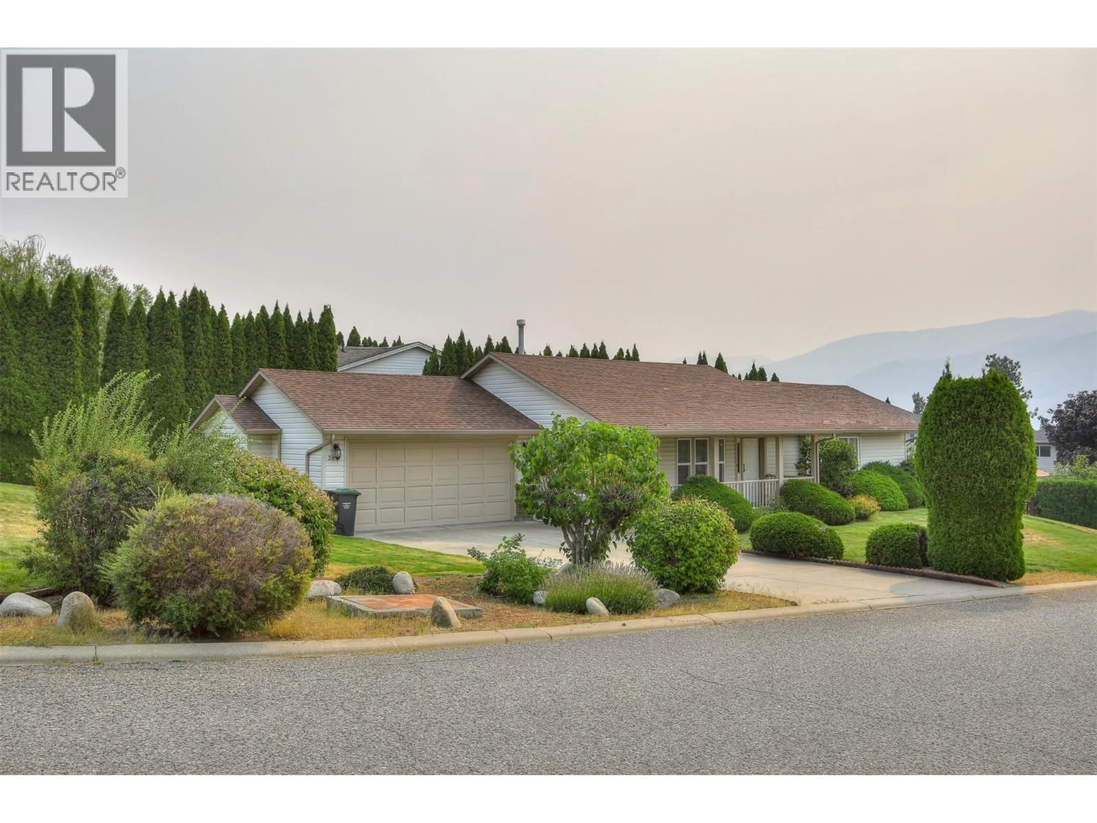 A pic from outside/outdoor area/front of a property/back of a property/a pic from drone, mountain view for 3897 DESERT PINES AVENUE, Peachland British Columbia V0H1X2