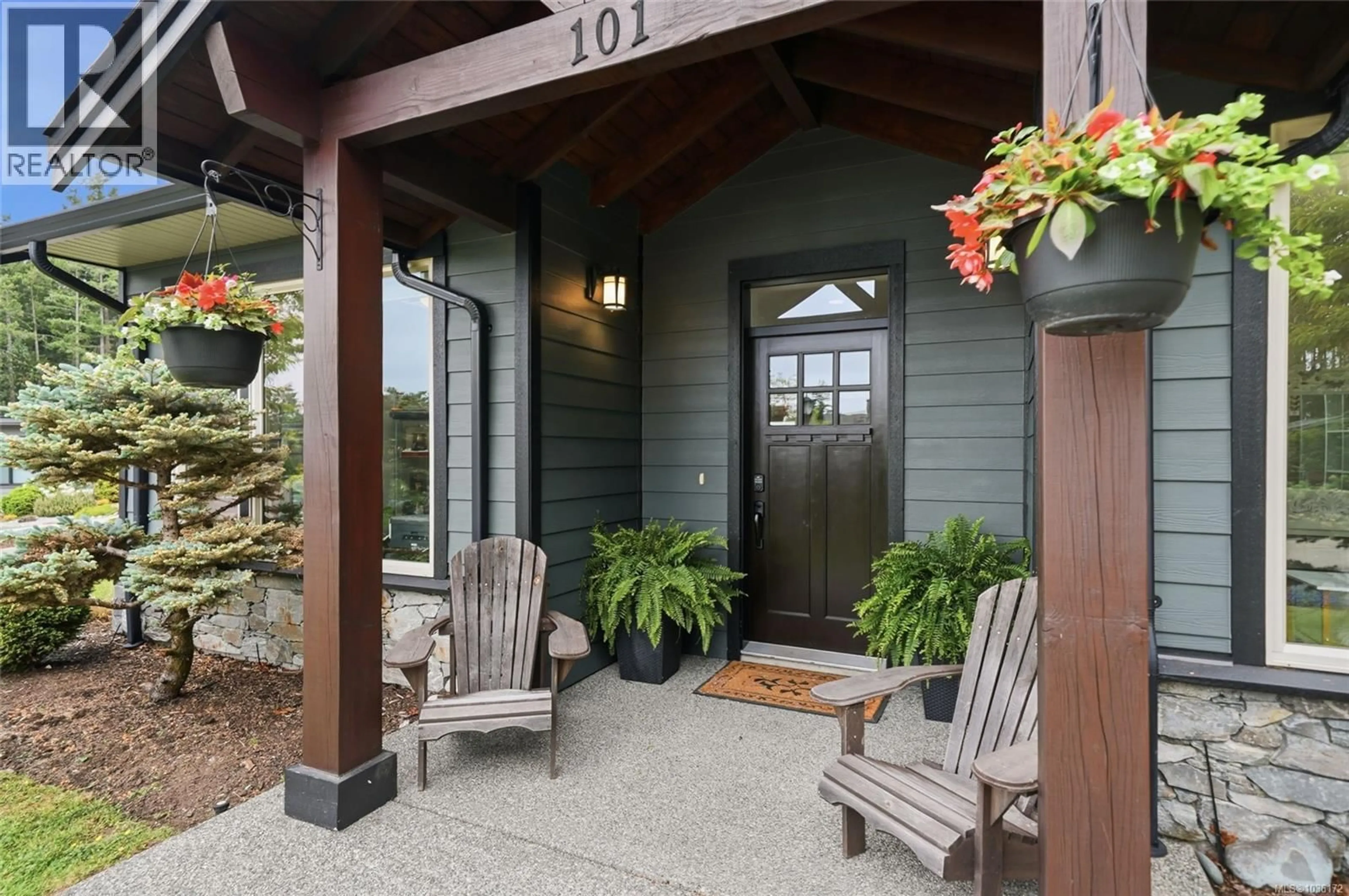 Indoor entryway for 101 RIDGELINE TERRACE, Nanaimo British Columbia V9T0G8