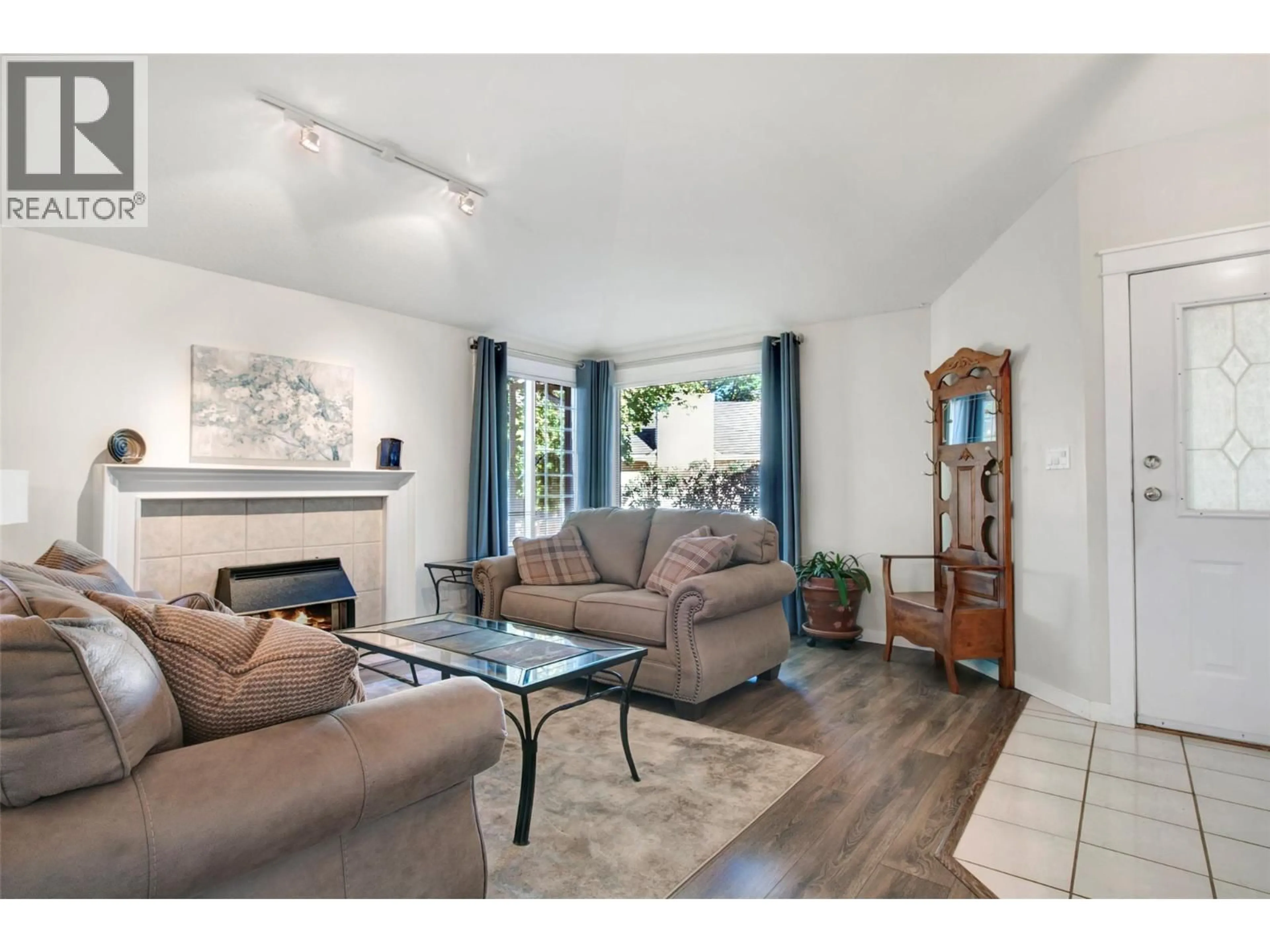 Living room with furniture, unknown for 73 - 1400 14 AVENUE, Vernon British Columbia V1B2S9