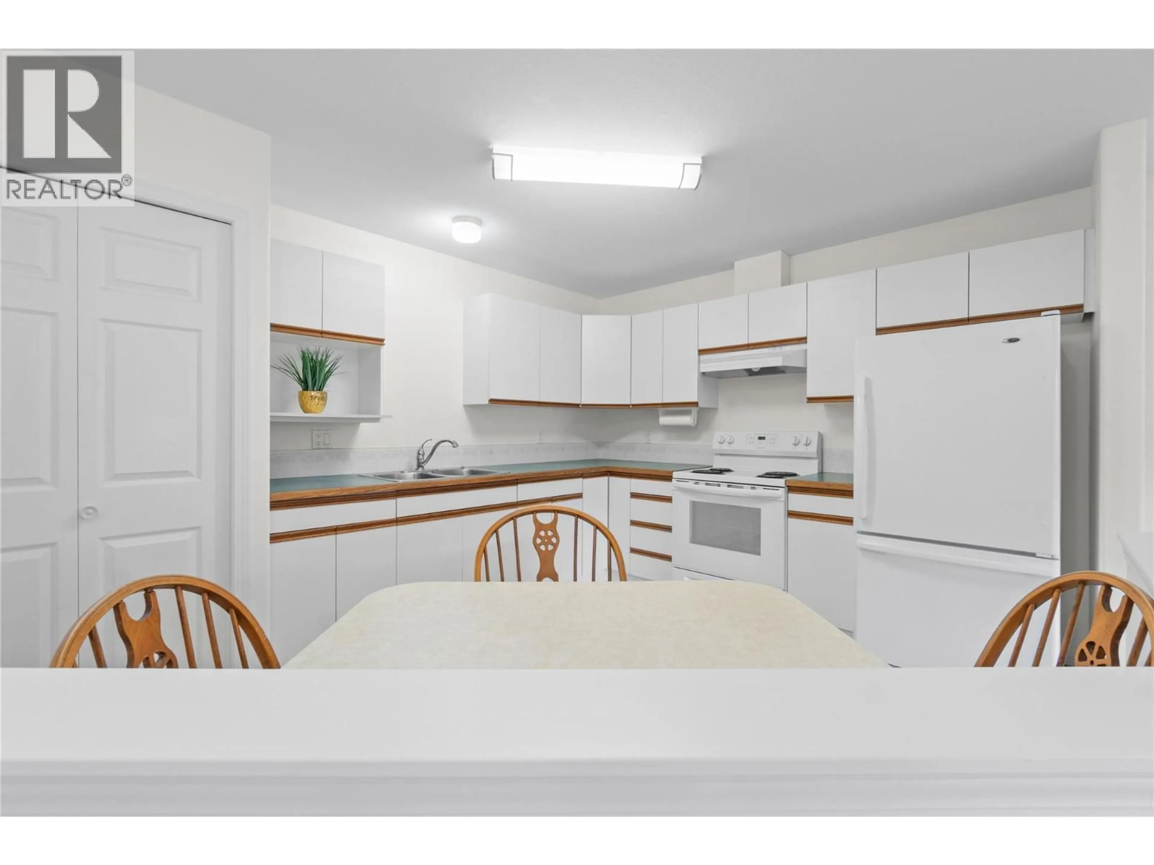 Standard kitchen, unknown for 42 - 219 TEMPLE STREET, Sicamous British Columbia V0E2V1