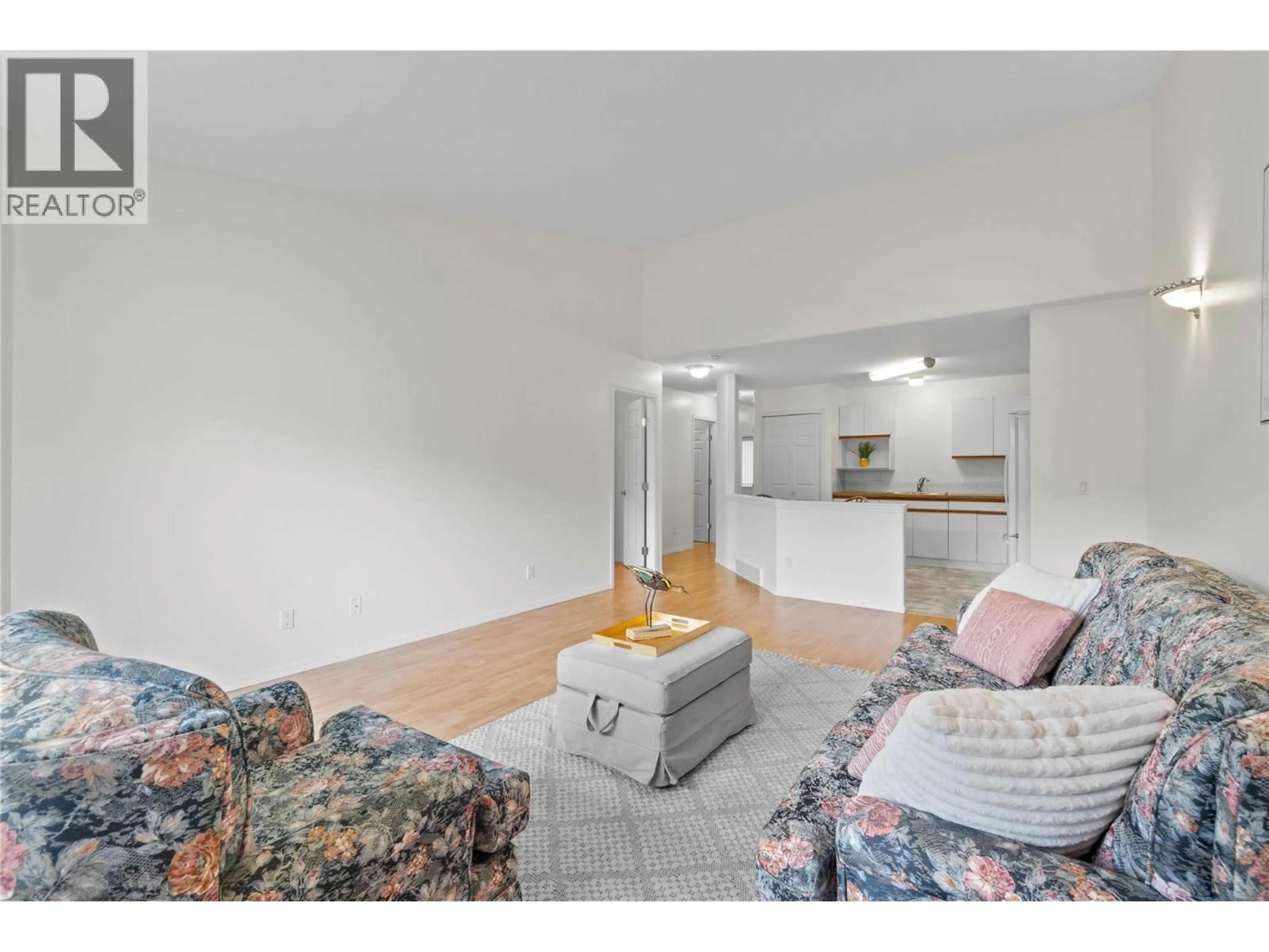 Living room with furniture, unknown for 42 - 219 TEMPLE STREET, Sicamous British Columbia V0E2V1