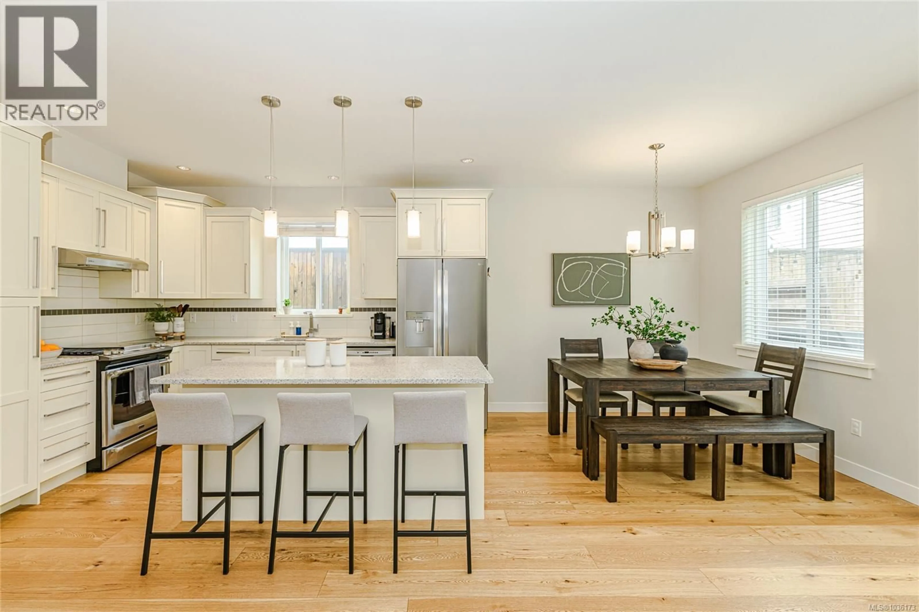 Open concept kitchen, unknown for 2922 BURLINGTON CRESCENT, Langford British Columbia V9B0K6