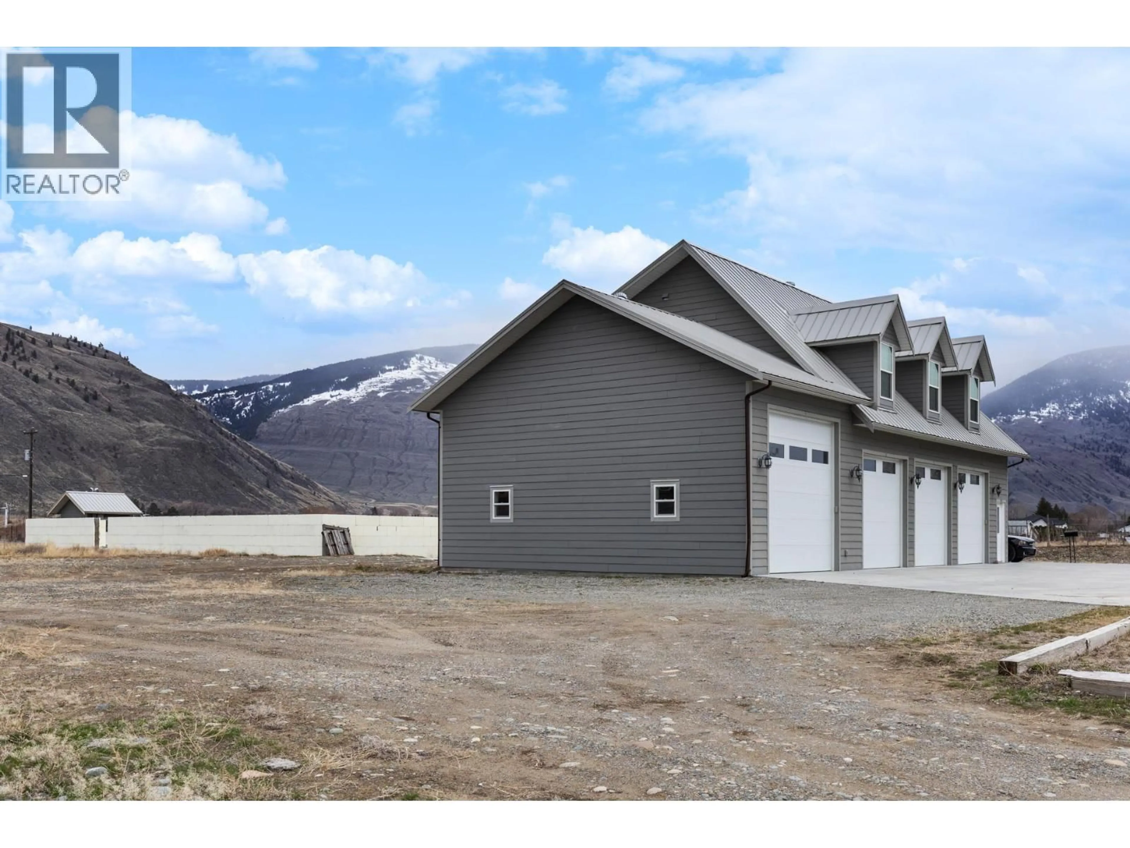 Indoor garage for 2338 HWY 3 OTHER, Cawston British Columbia V0X1C2