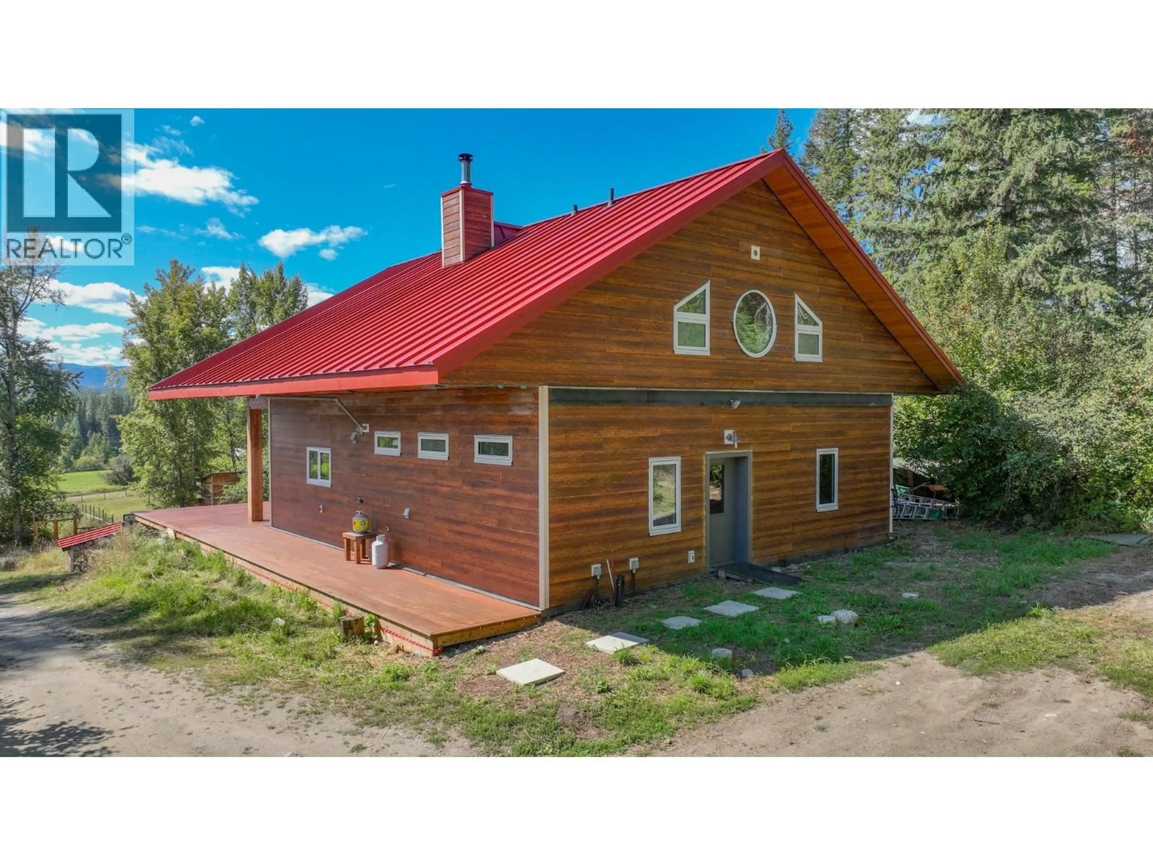Home with vinyl exterior material, building for 263 ALBERS ROAD, Lumby British Columbia V0E2G5