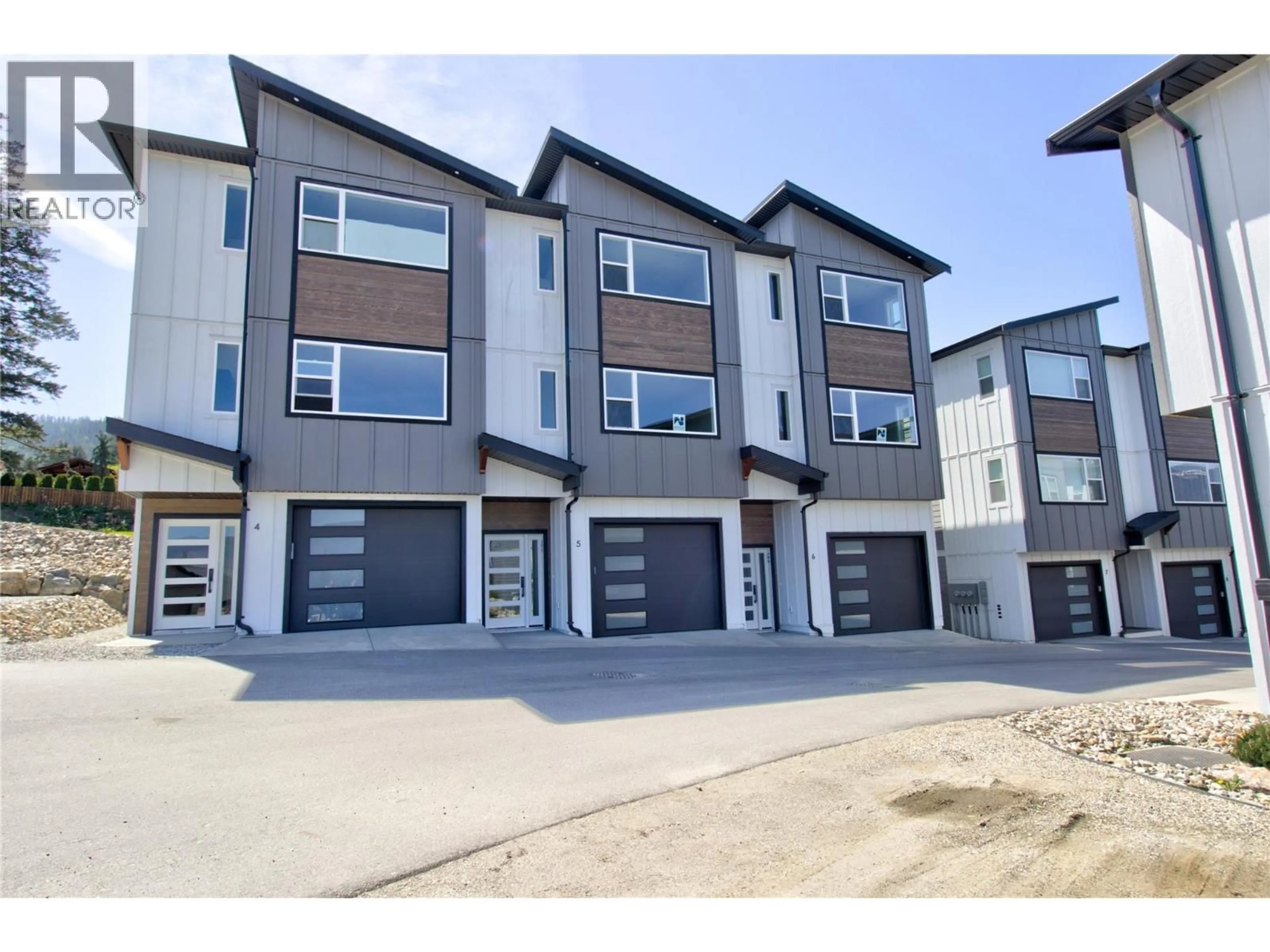 A pic from outside/outdoor area/front of a property/back of a property/a pic from drone, street for 6 - 1180 OLD AUTO ROAD SOUTHEAST, Salmon Arm British Columbia V1E2P5