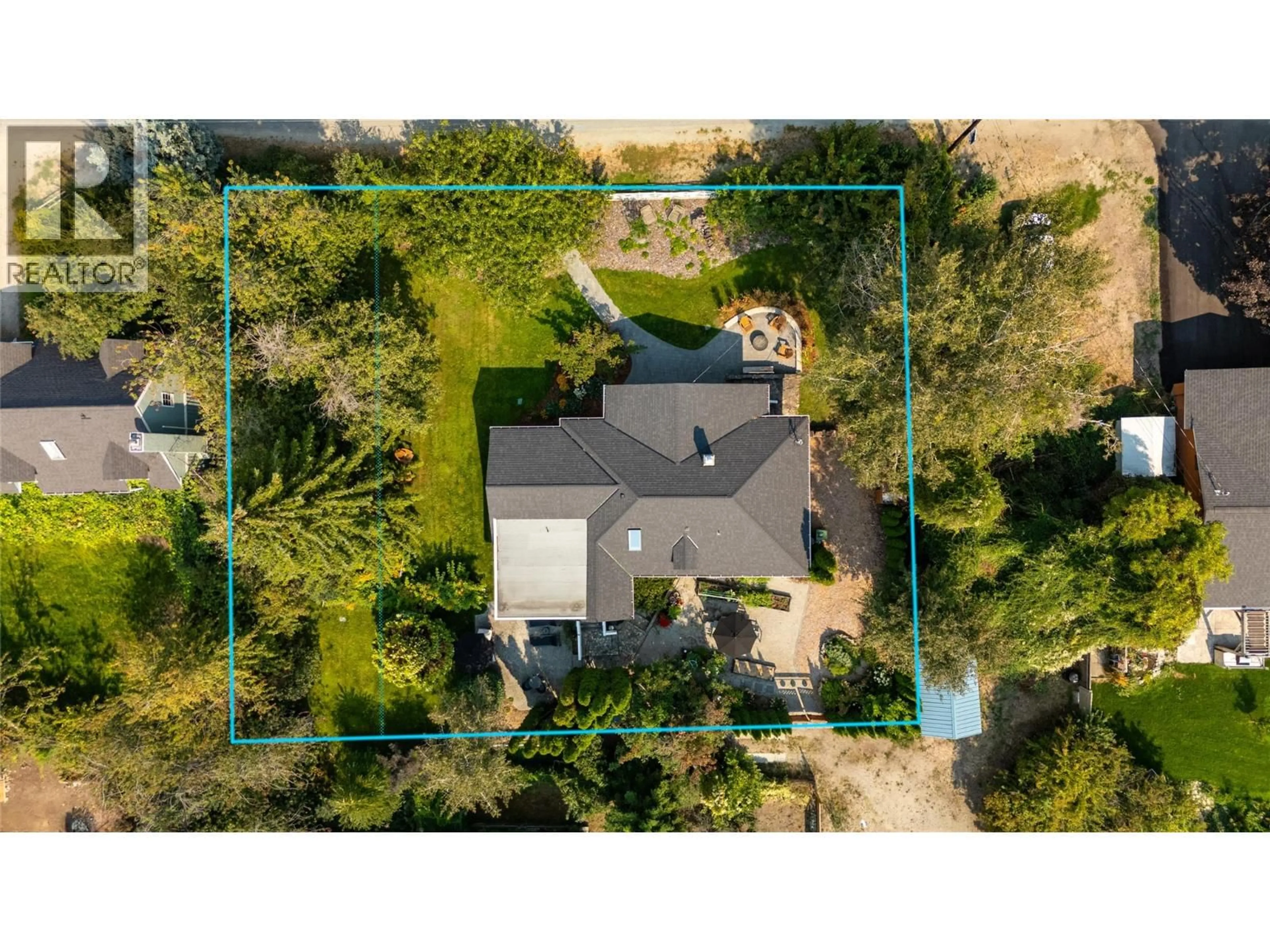 A pic from outside/outdoor area/front of a property/back of a property/a pic from drone, street for 480 ROBINSON AVENUE, Naramata British Columbia V0H1N0