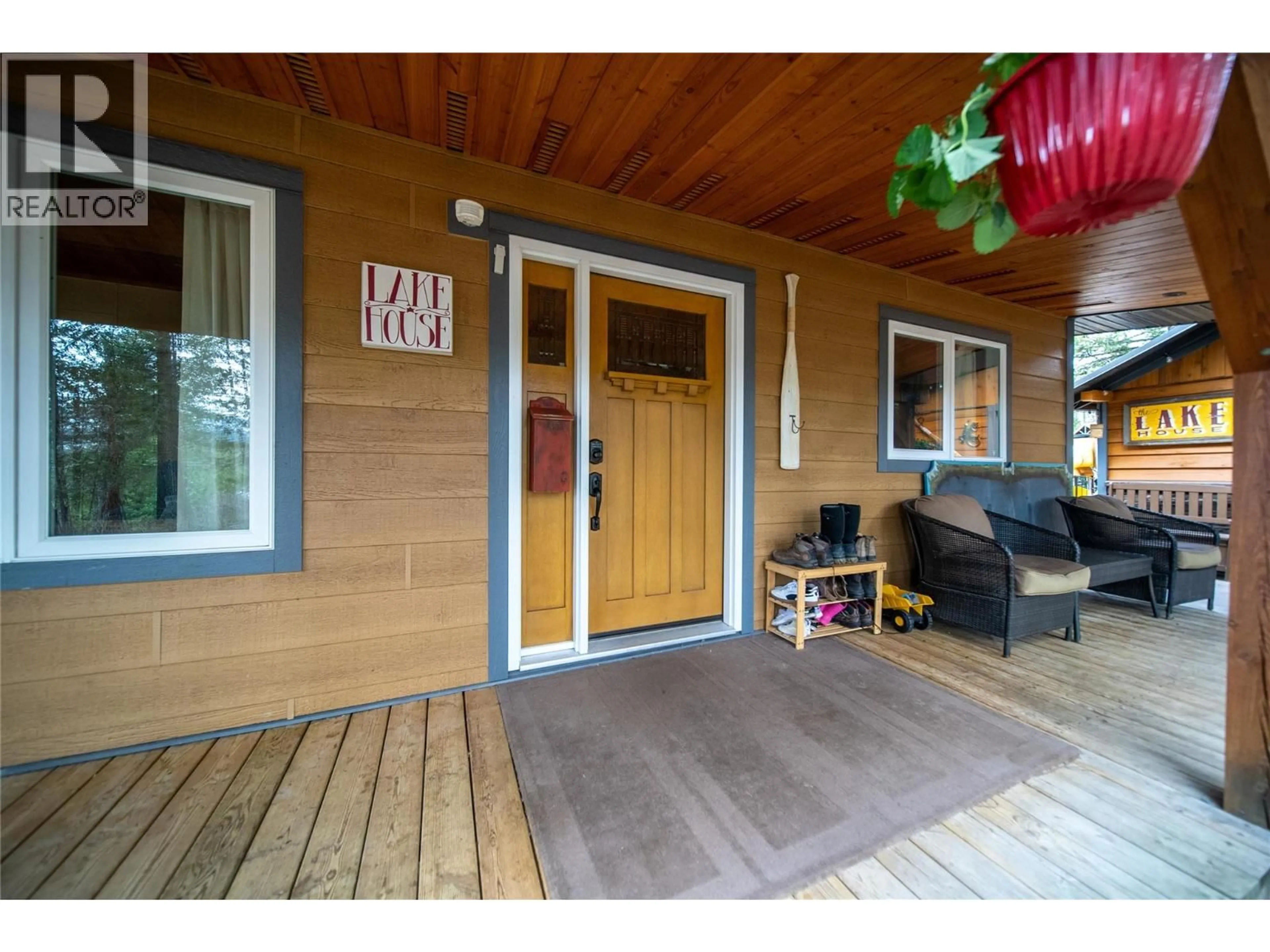 Indoor entryway for 6740 ROSEN LAKE ROAD, Jaffray British Columbia V0B1T0