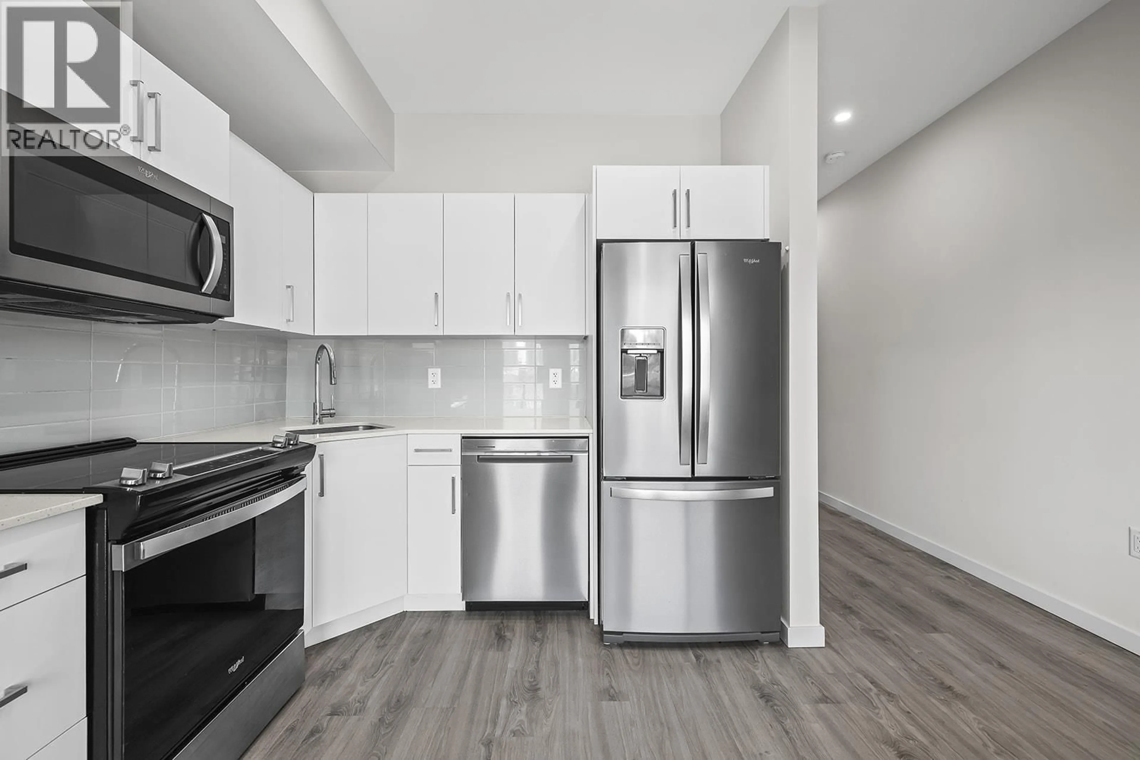 Standard kitchen, unknown for 513 - 2345 BUTT ROAD, West Kelowna British Columbia V4T1N6
