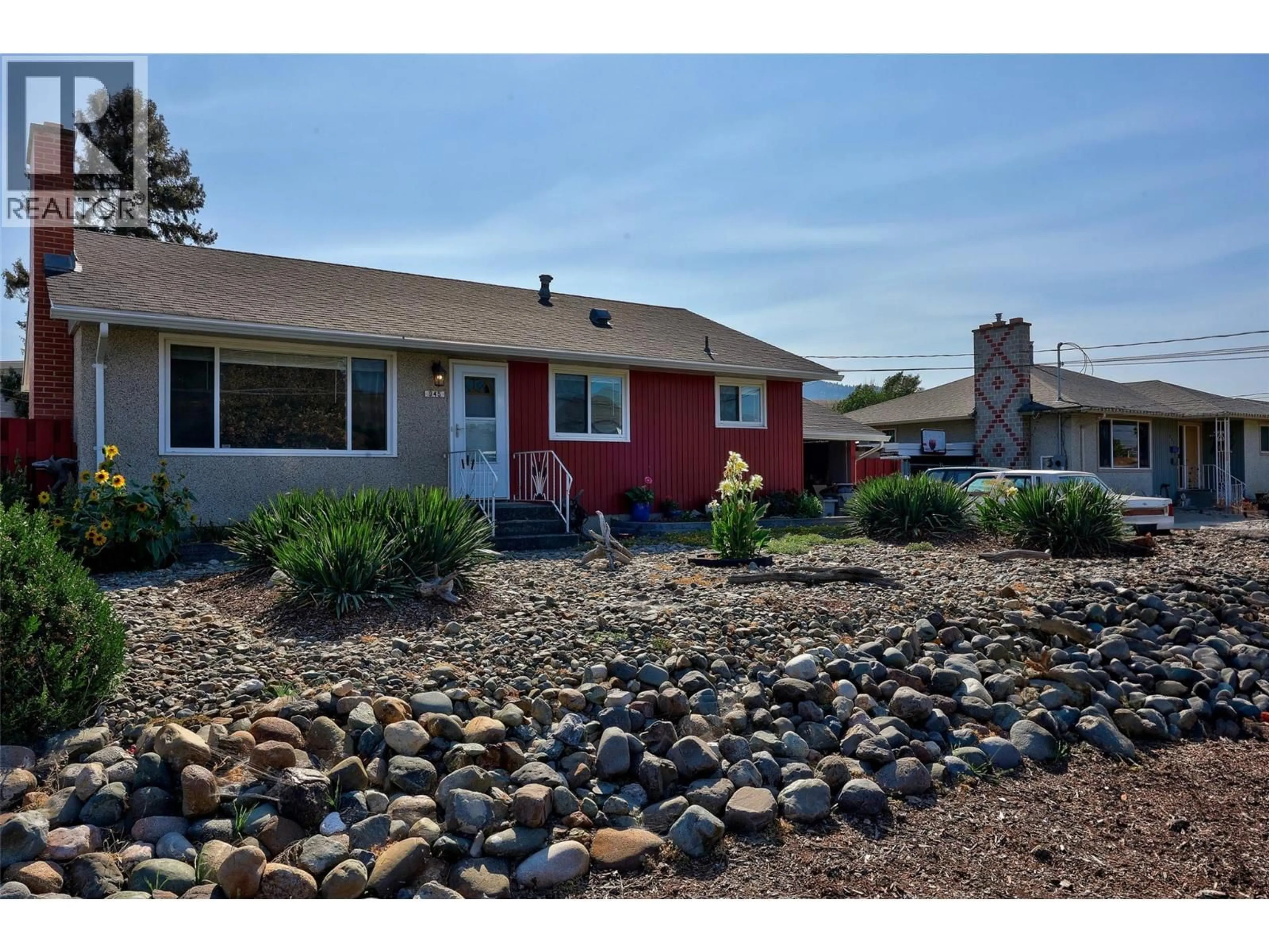 Home with vinyl exterior material, unknown for 945 RENFREW AVENUE, Kamloops British Columbia V2B3X3