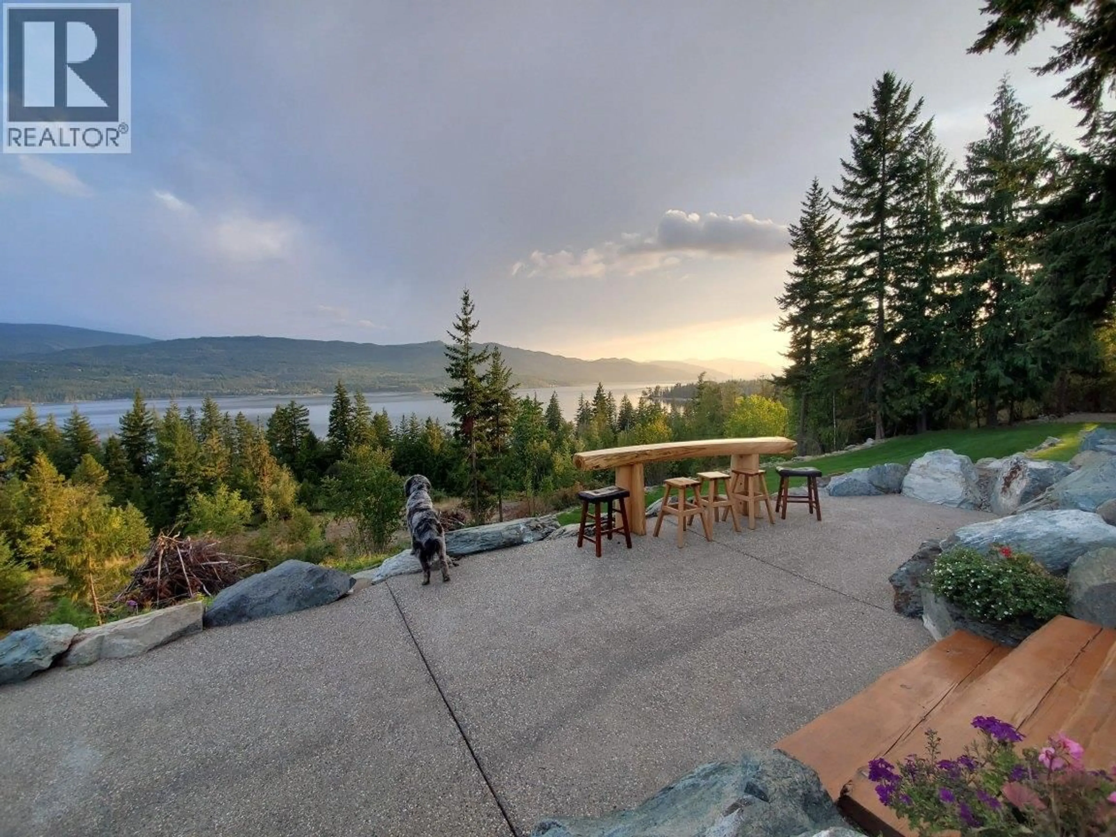 Patio, water/lake/river/ocean view for 7500 LONNEKE TRAIL, Anglemont British Columbia V0E1M8