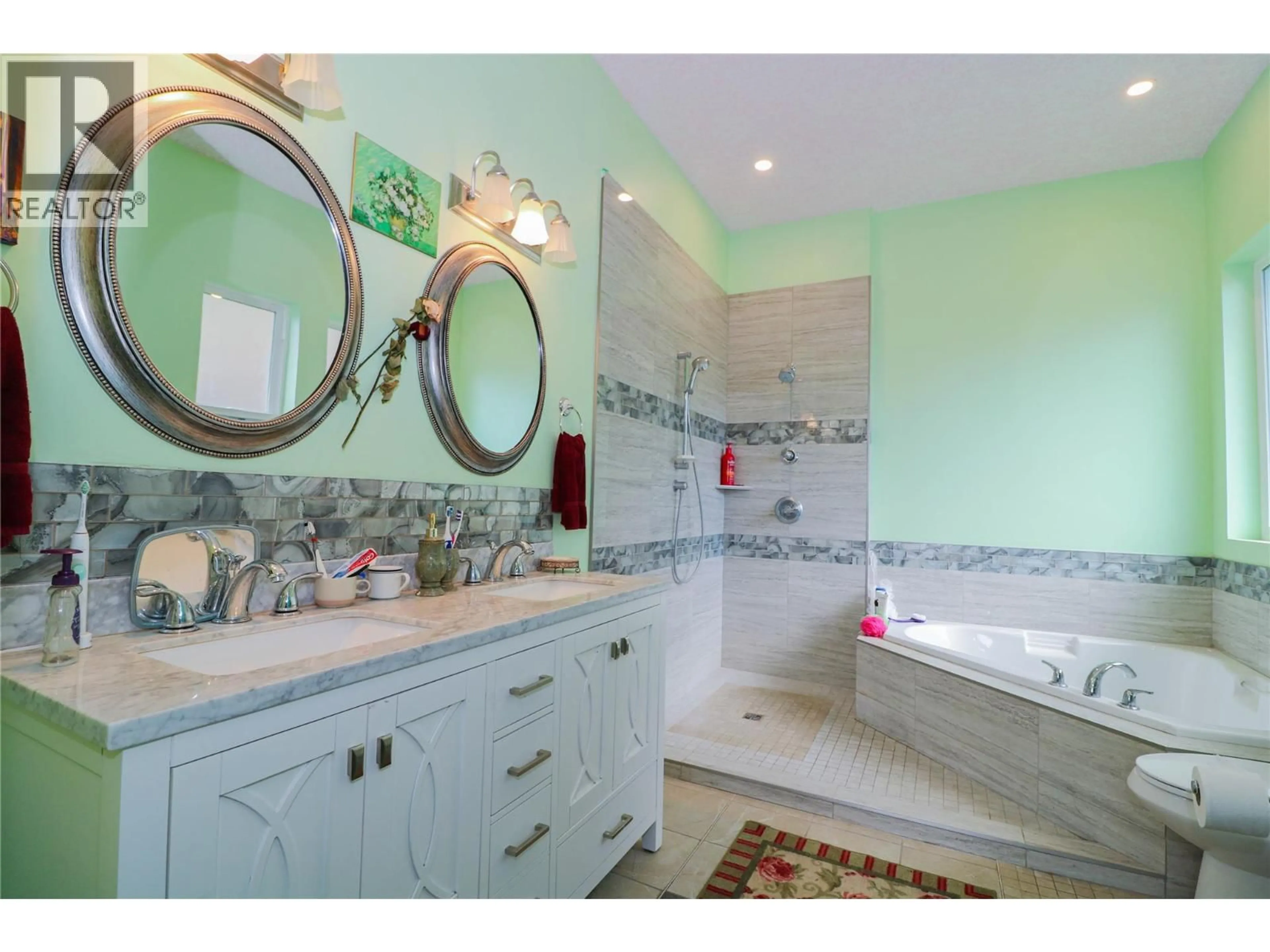 Contemporary bathroom, ceramic/tile floor for 82 PEREGRINE WAY, Vernon British Columbia V1H1E4
