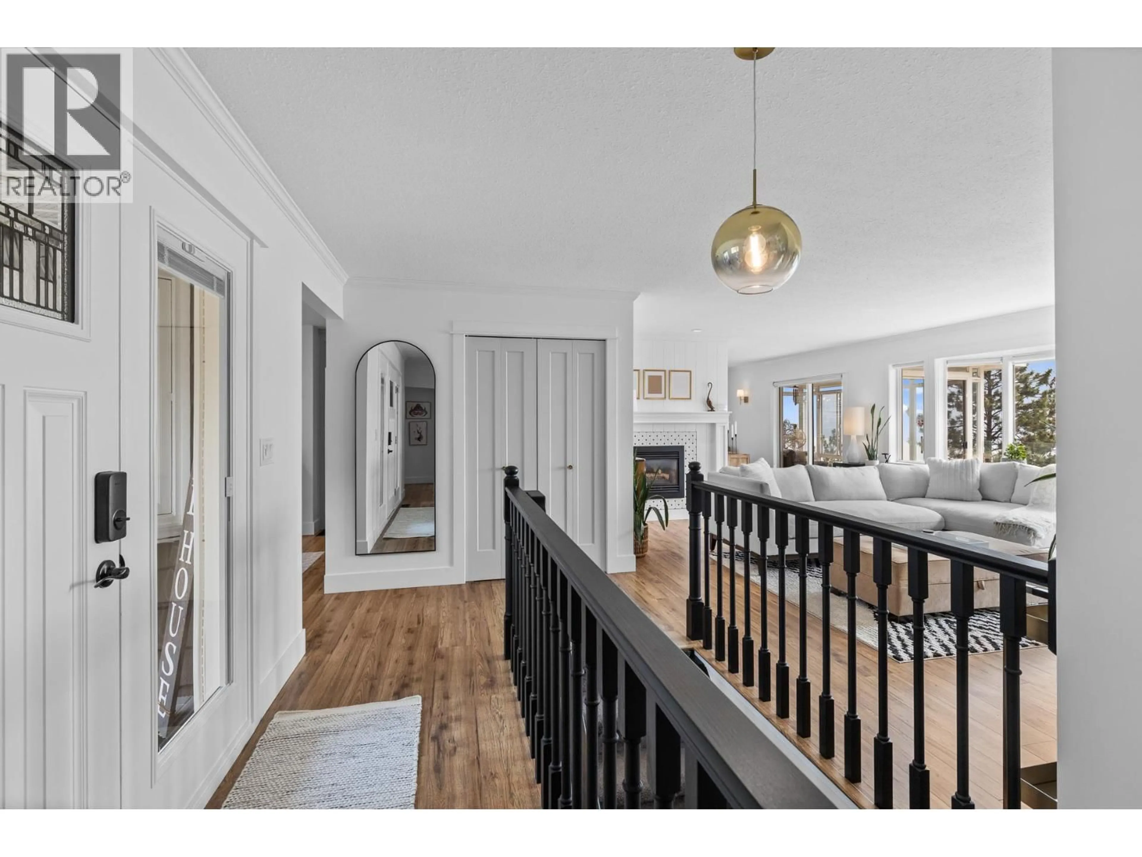 Indoor entryway for 4215 6TH AVENUE, Peachland British Columbia V0H1X5