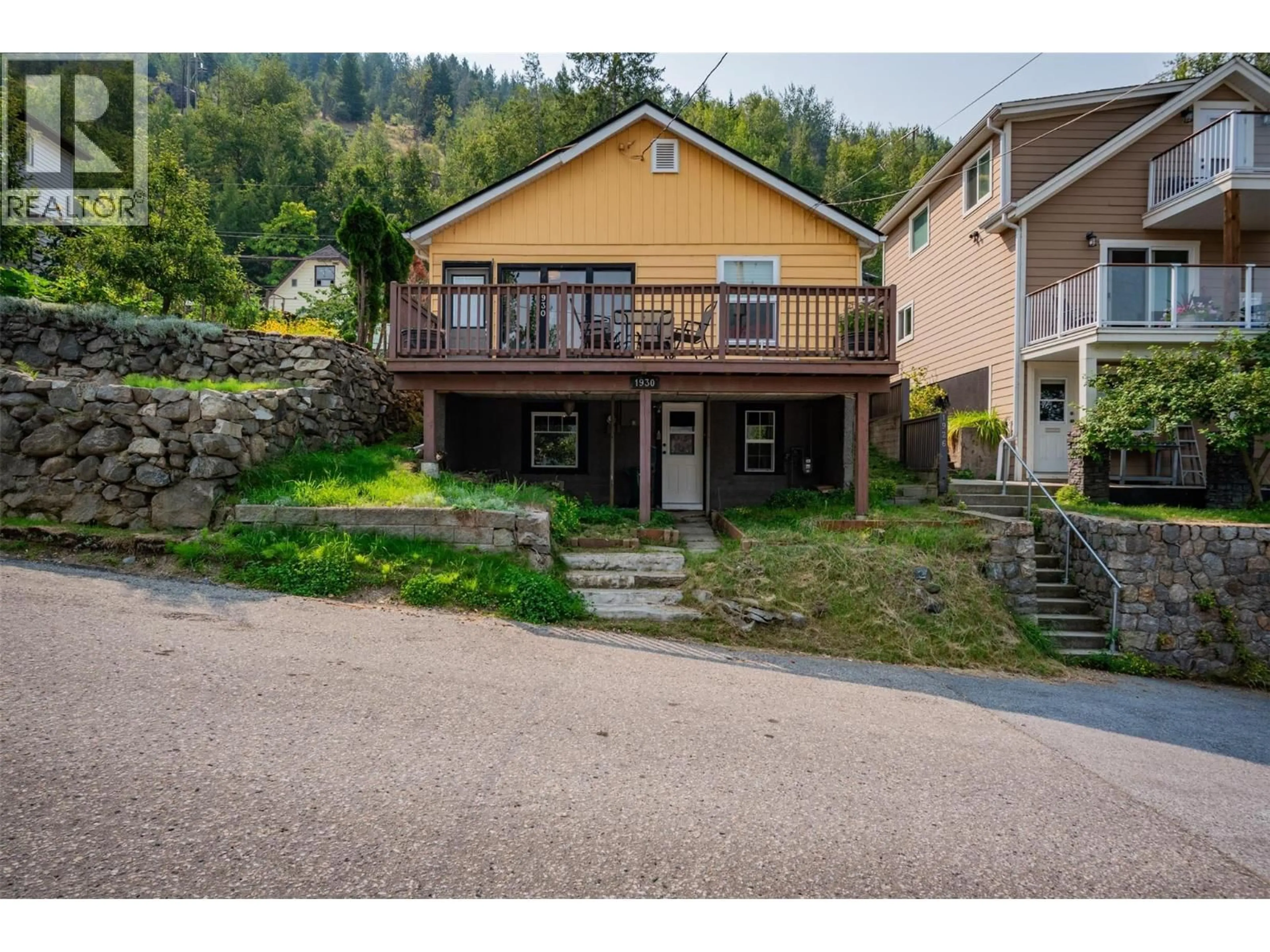 A pic from outside/outdoor area/front of a property/back of a property/a pic from drone, unknown for 1930 DANIEL STREET, Trail British Columbia V1R4G9