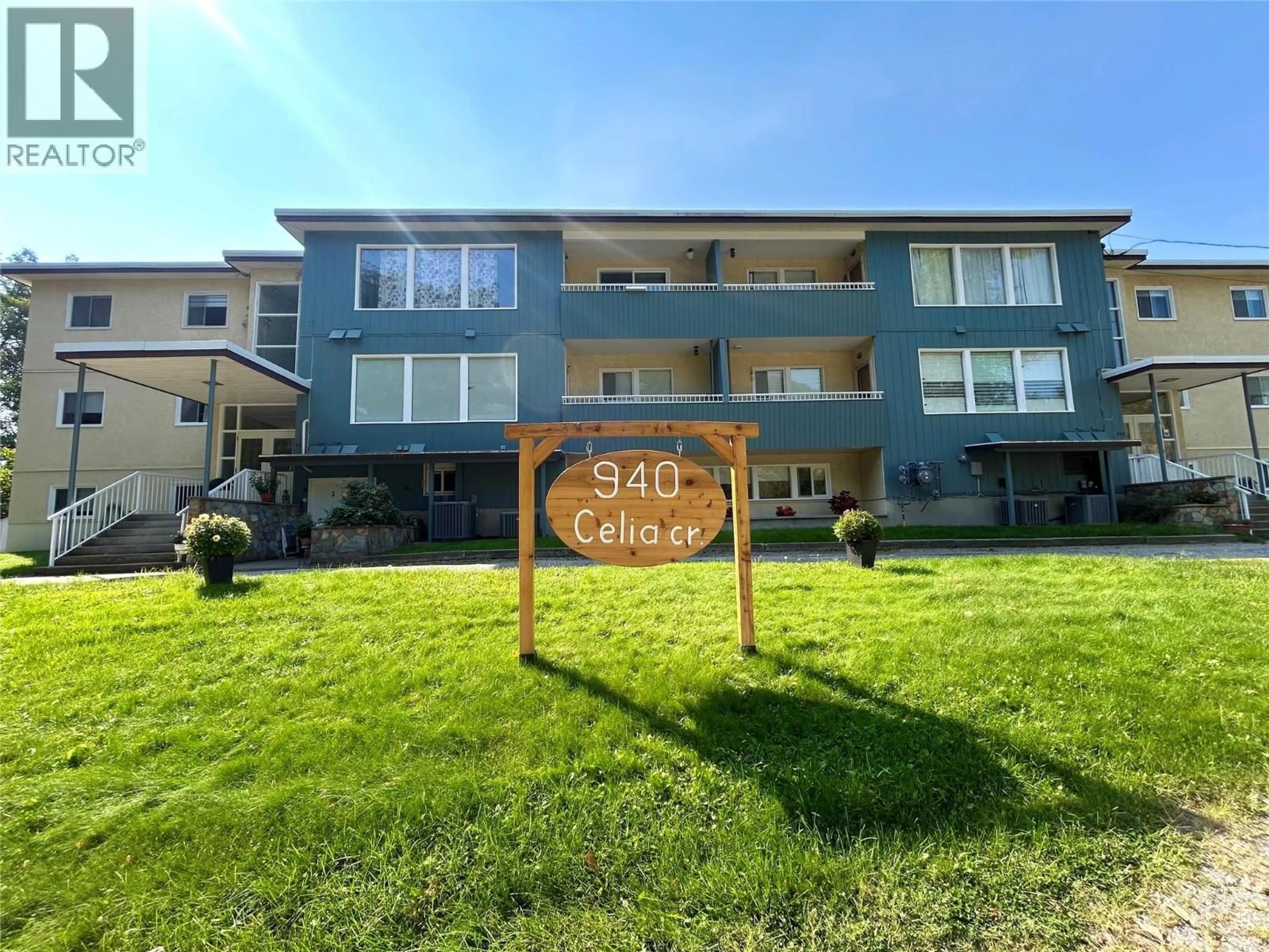 A pic from outside/outdoor area/front of a property/back of a property/a pic from drone, unknown for 23 - 940 CELIA CRESCENT, Trail British Columbia V1R1B8