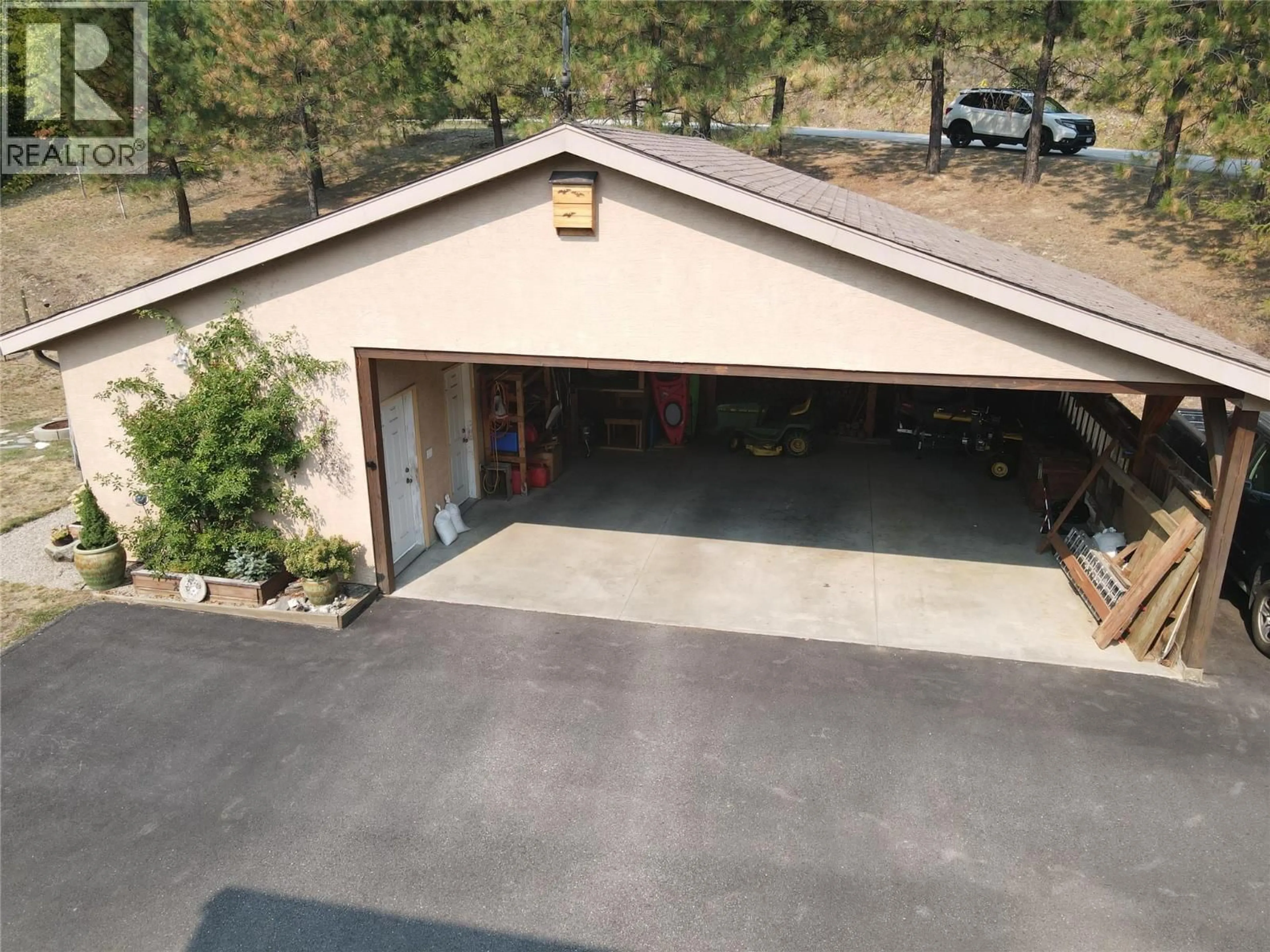 Indoor garage for 4510 BEASLEY WEST ROAD, Nelson British Columbia V0G2G0