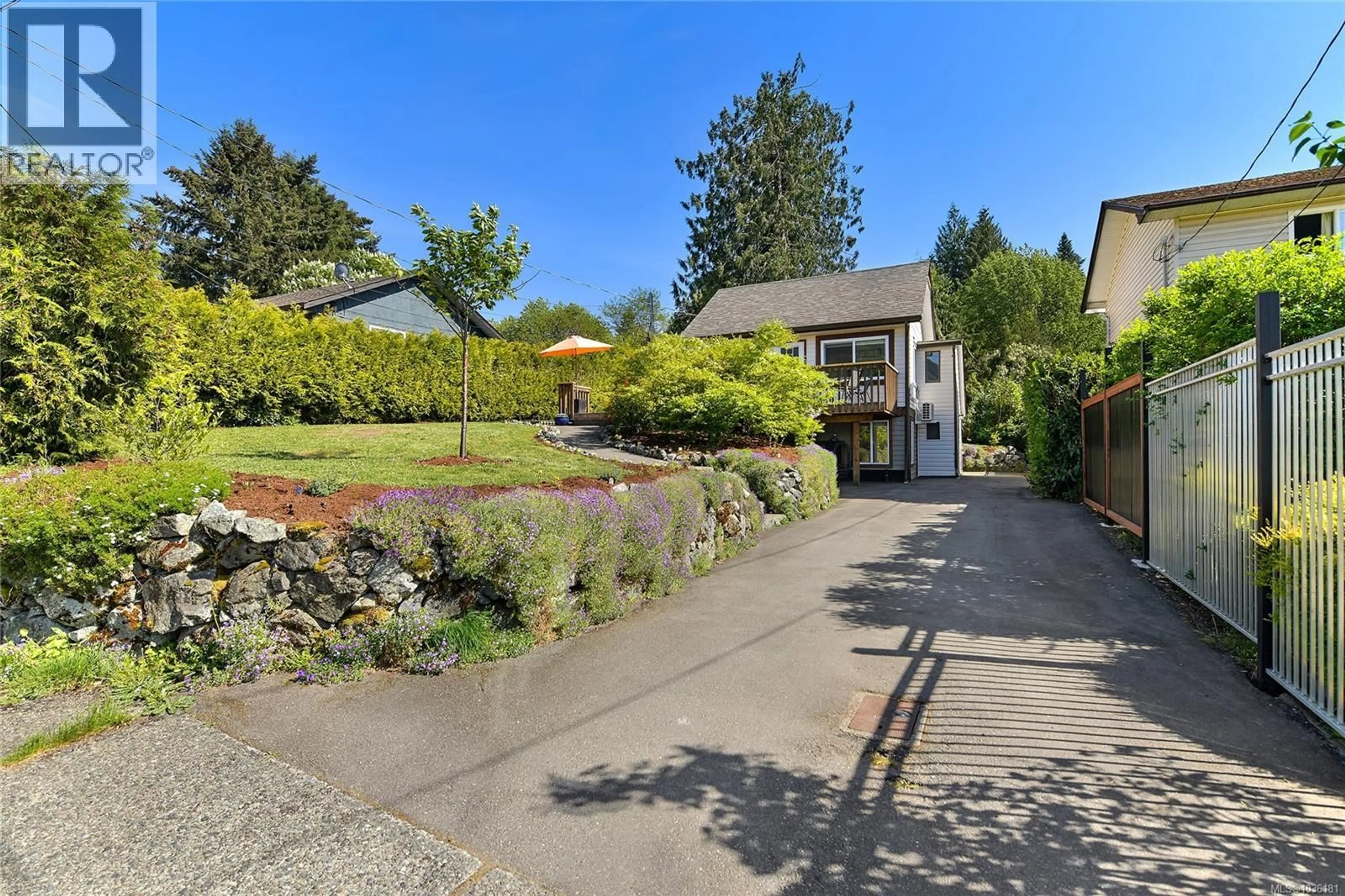 A pic from outside/outdoor area/front of a property/back of a property/a pic from drone, street for 76 NELSON ROAD, Lake Cowichan British Columbia V0R2G0