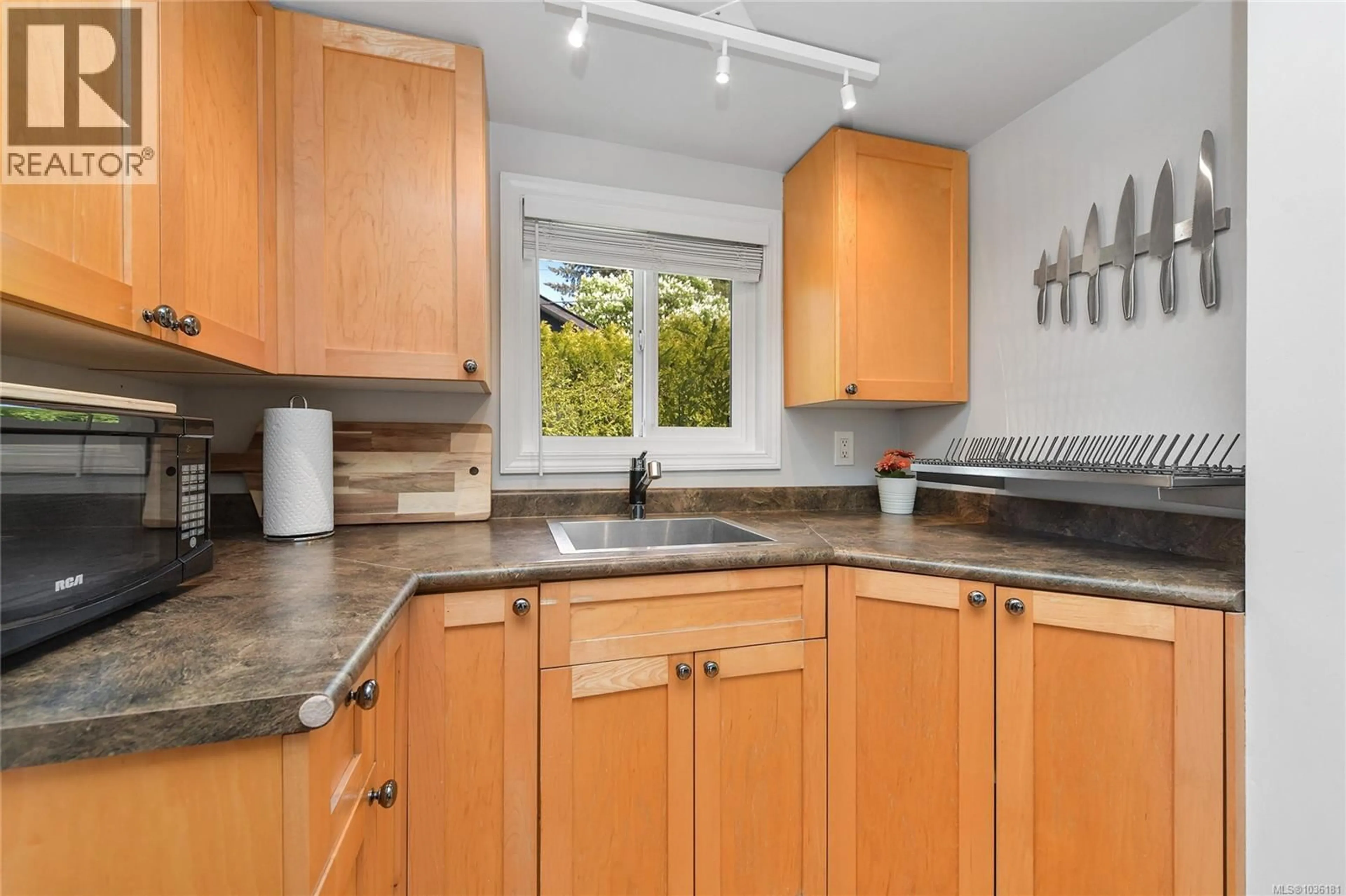 Standard kitchen, ceramic/tile floor for 76 NELSON ROAD, Lake Cowichan British Columbia V0R2G0