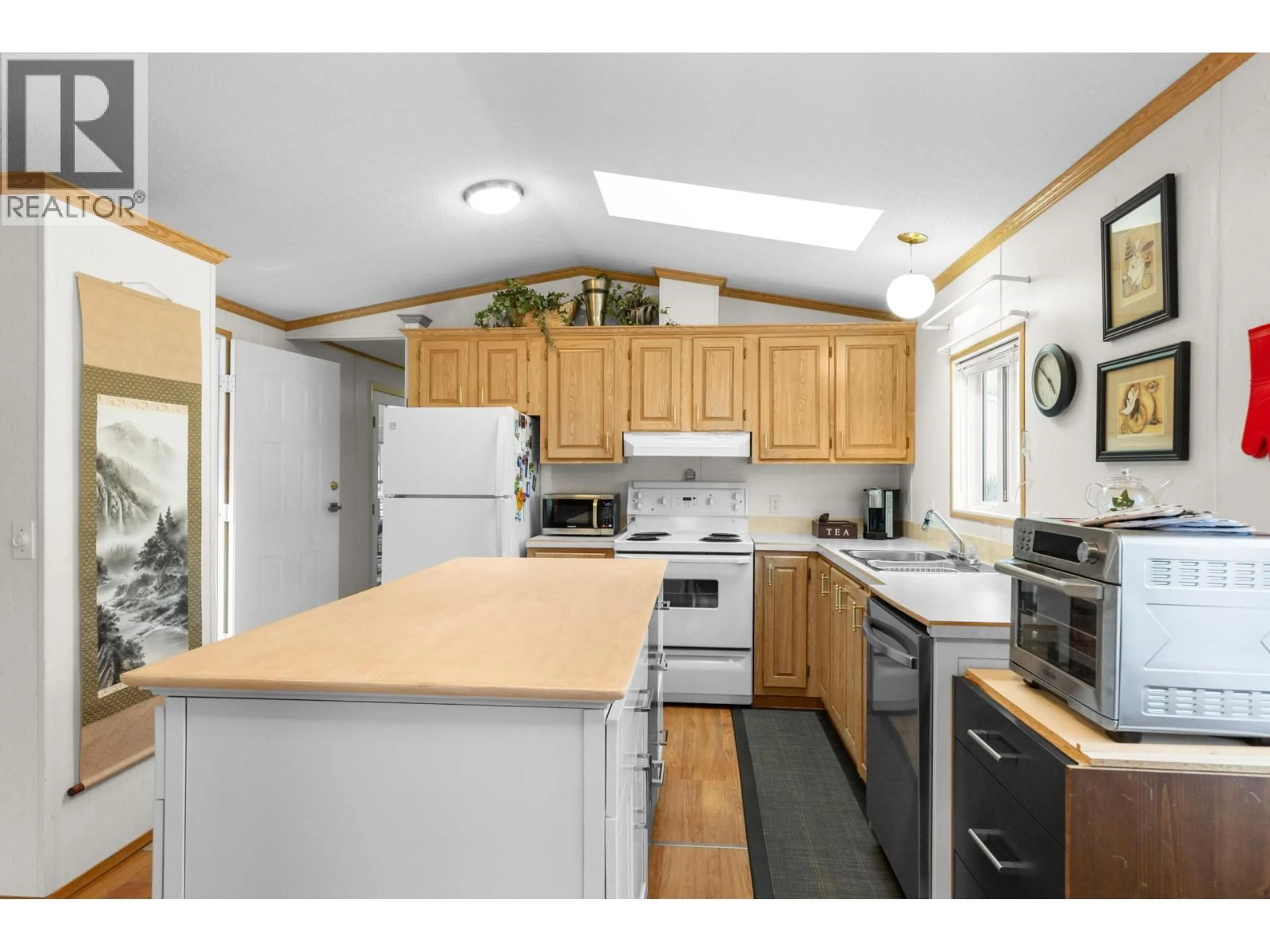 Standard kitchen, wood/laminate floor for 97 - 1850 SHANNON LAKE ROAD, West Kelowna British Columbia V4T1L6