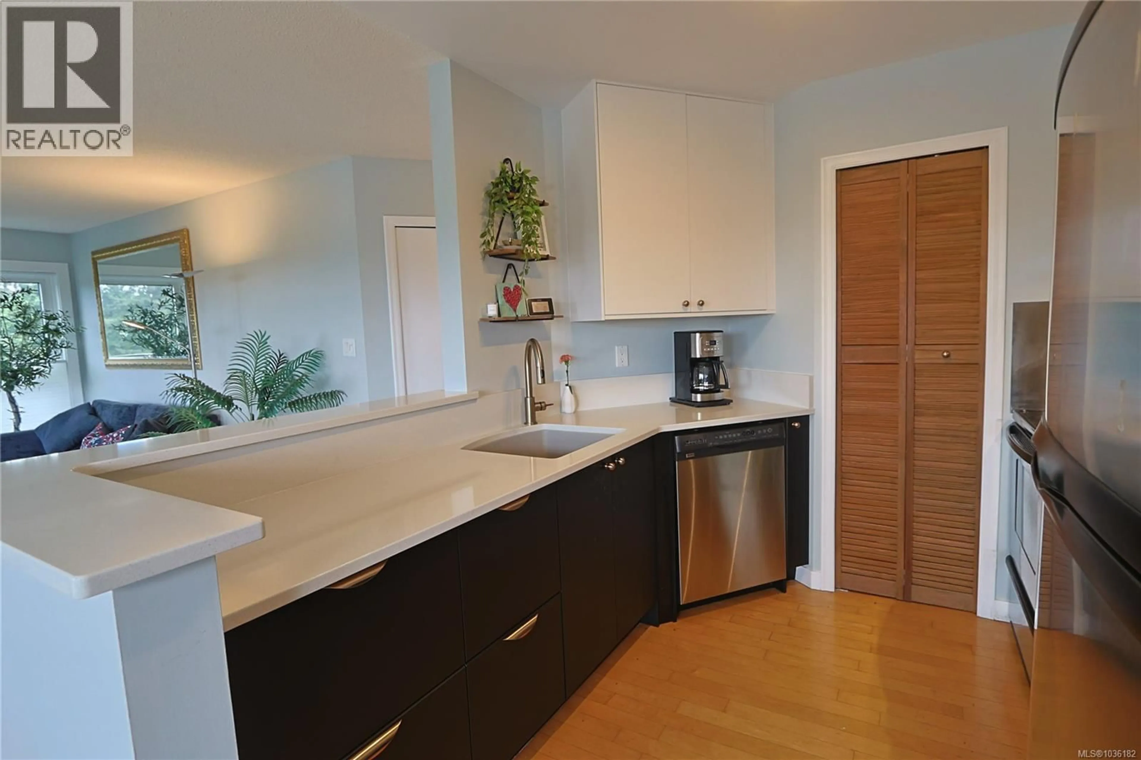Open concept kitchen, unknown for 604 - 4030 QUADRA STREET, Saanich British Columbia V8X1K2