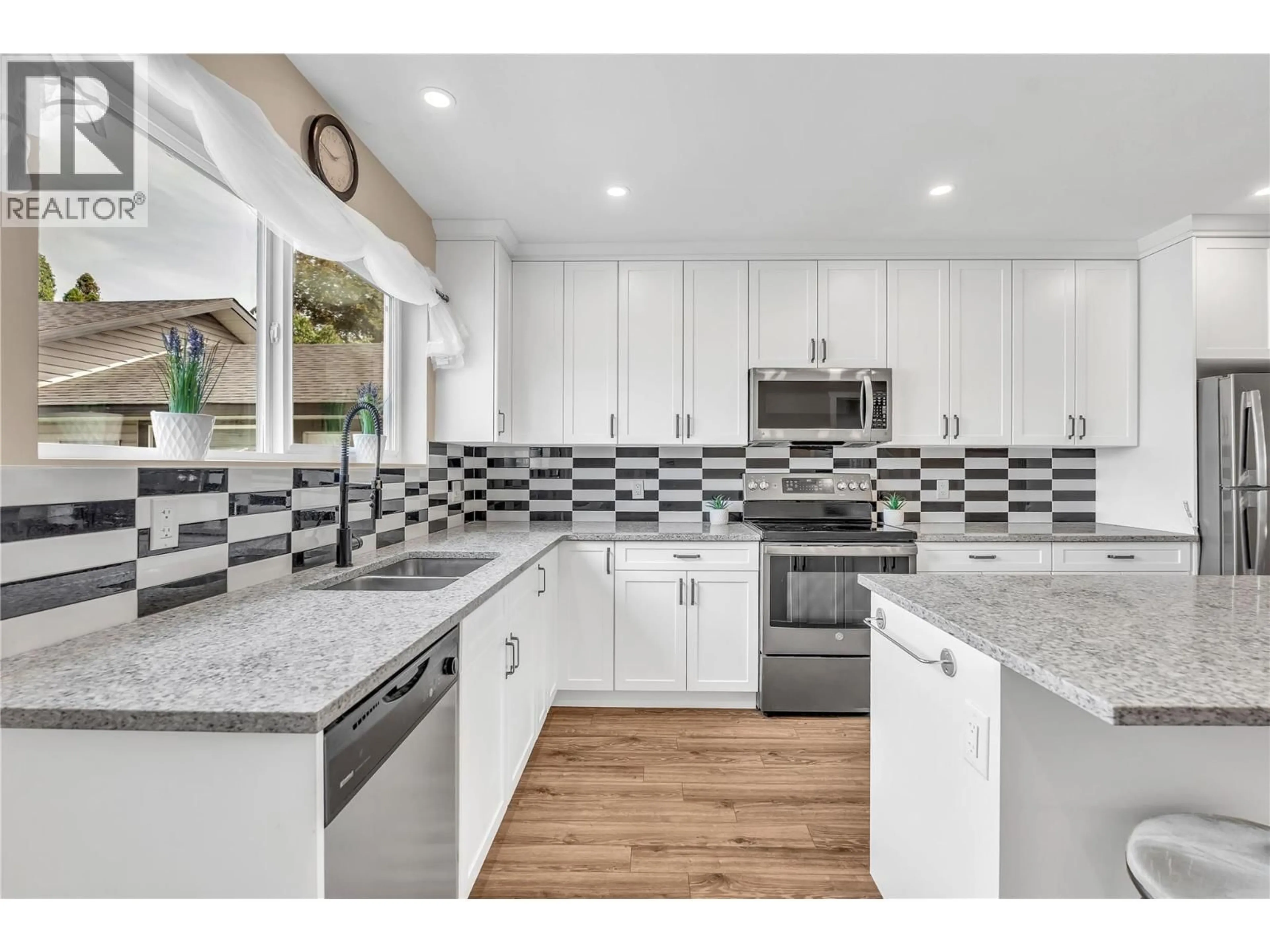 Open concept kitchen, ceramic/tile floor for 507 DUNCAN AVENUE WEST, Penticton British Columbia V2A2V8