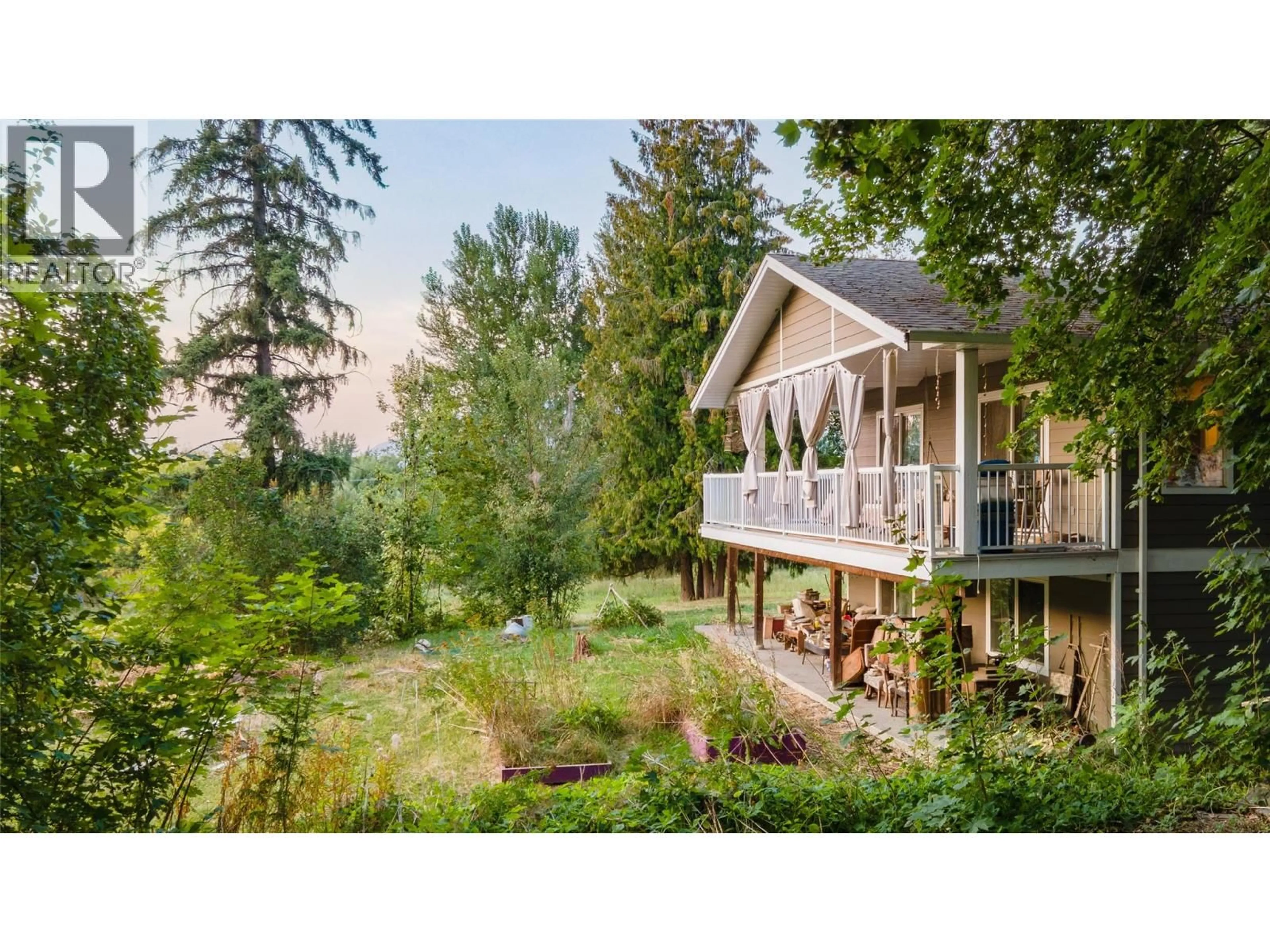 Unknown for 1121 SHUSWAP STREET SOUTHWEST, Salmon Arm British Columbia V1E1J3