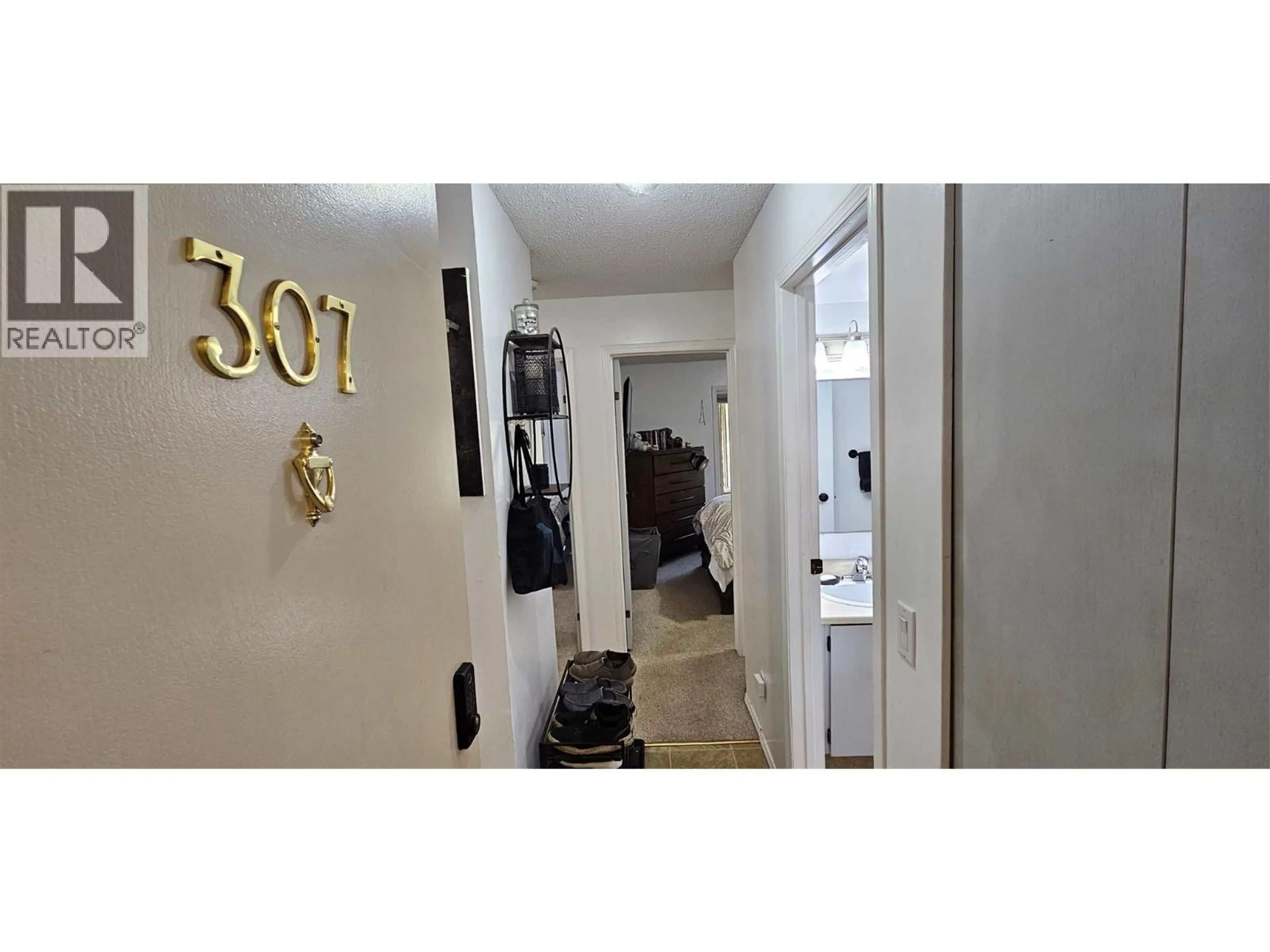 Indoor foyer for 307 - 431 BOIVIN ROAD, Elkford British Columbia V0B1H0