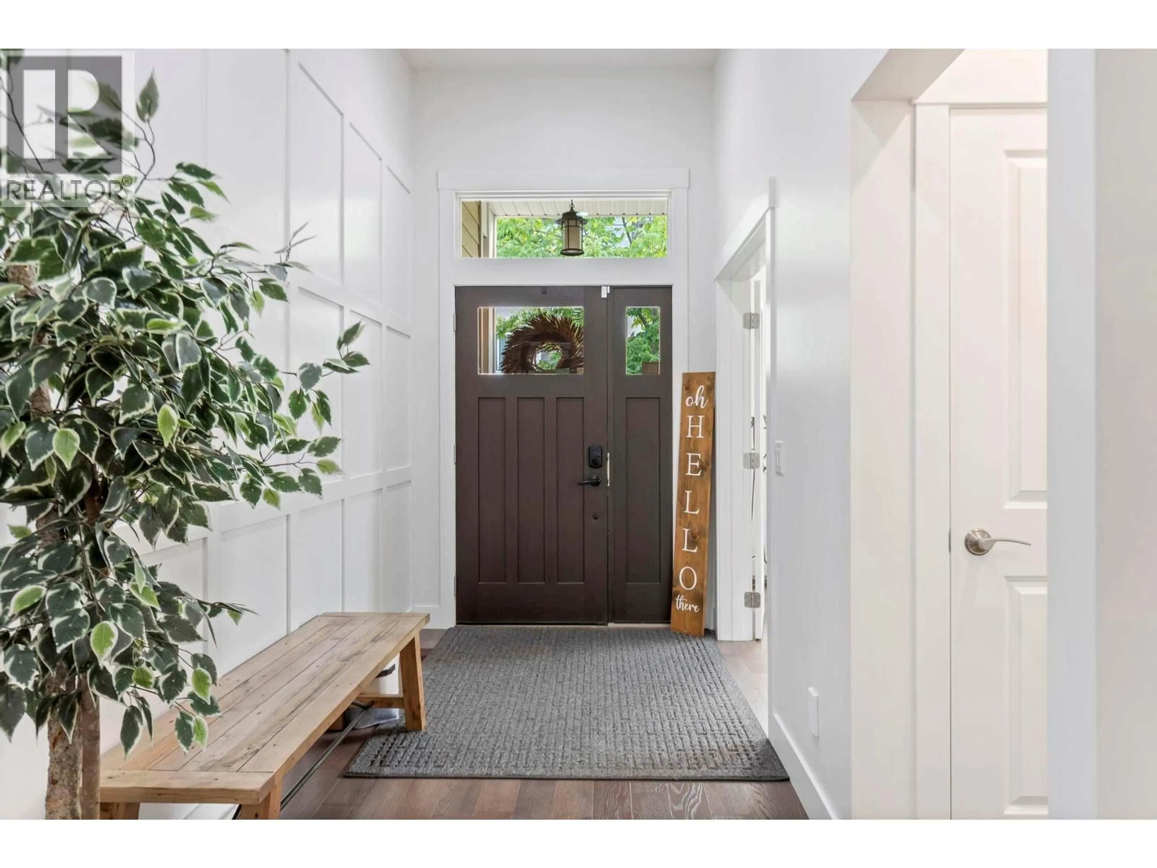Indoor entryway for 224 LOST CREEK COURT, Kelowna British Columbia V1V3B7