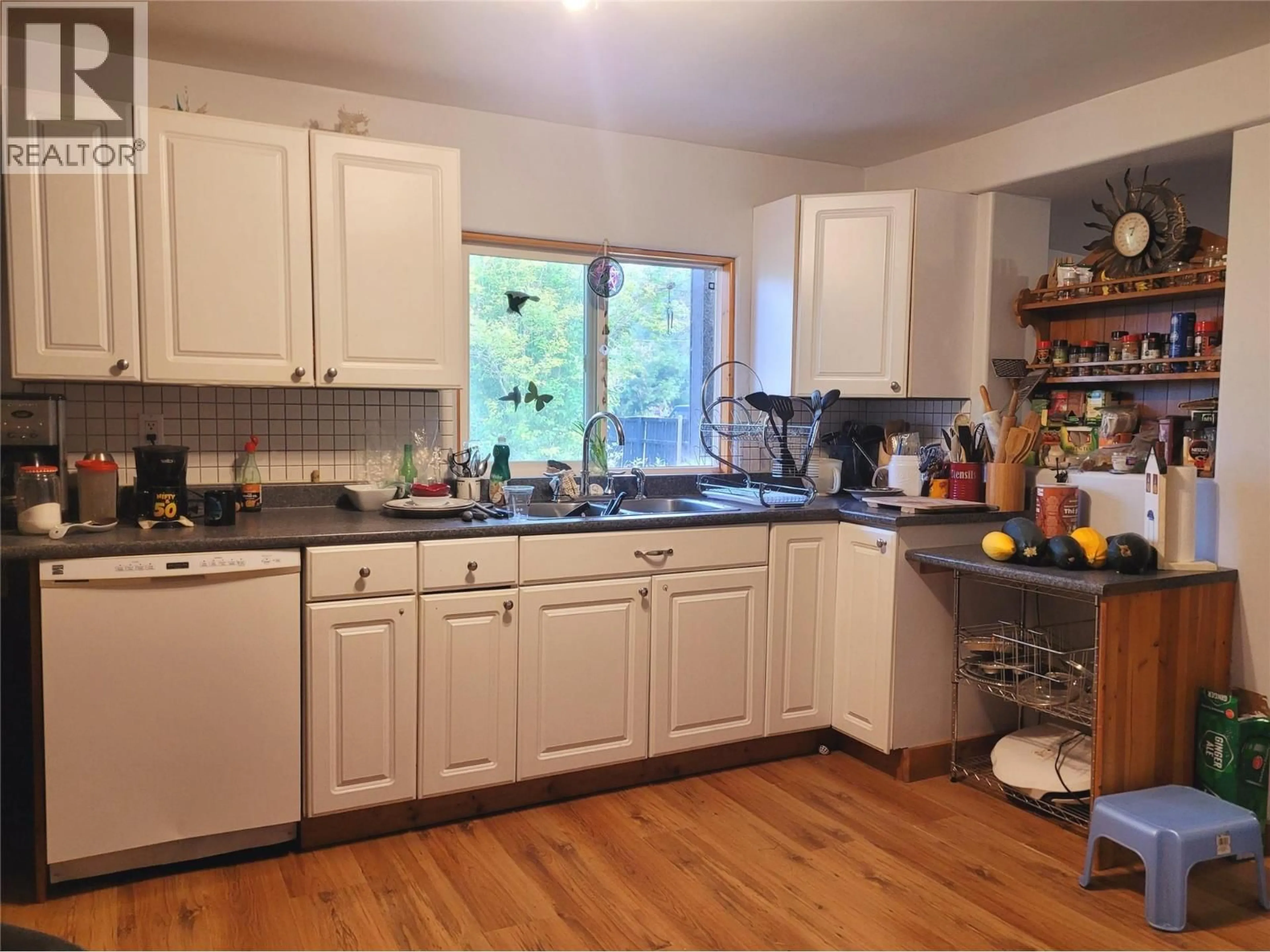 Standard kitchen, unknown for 536 SWANSON ROAD, Clearwater British Columbia V0E1N1