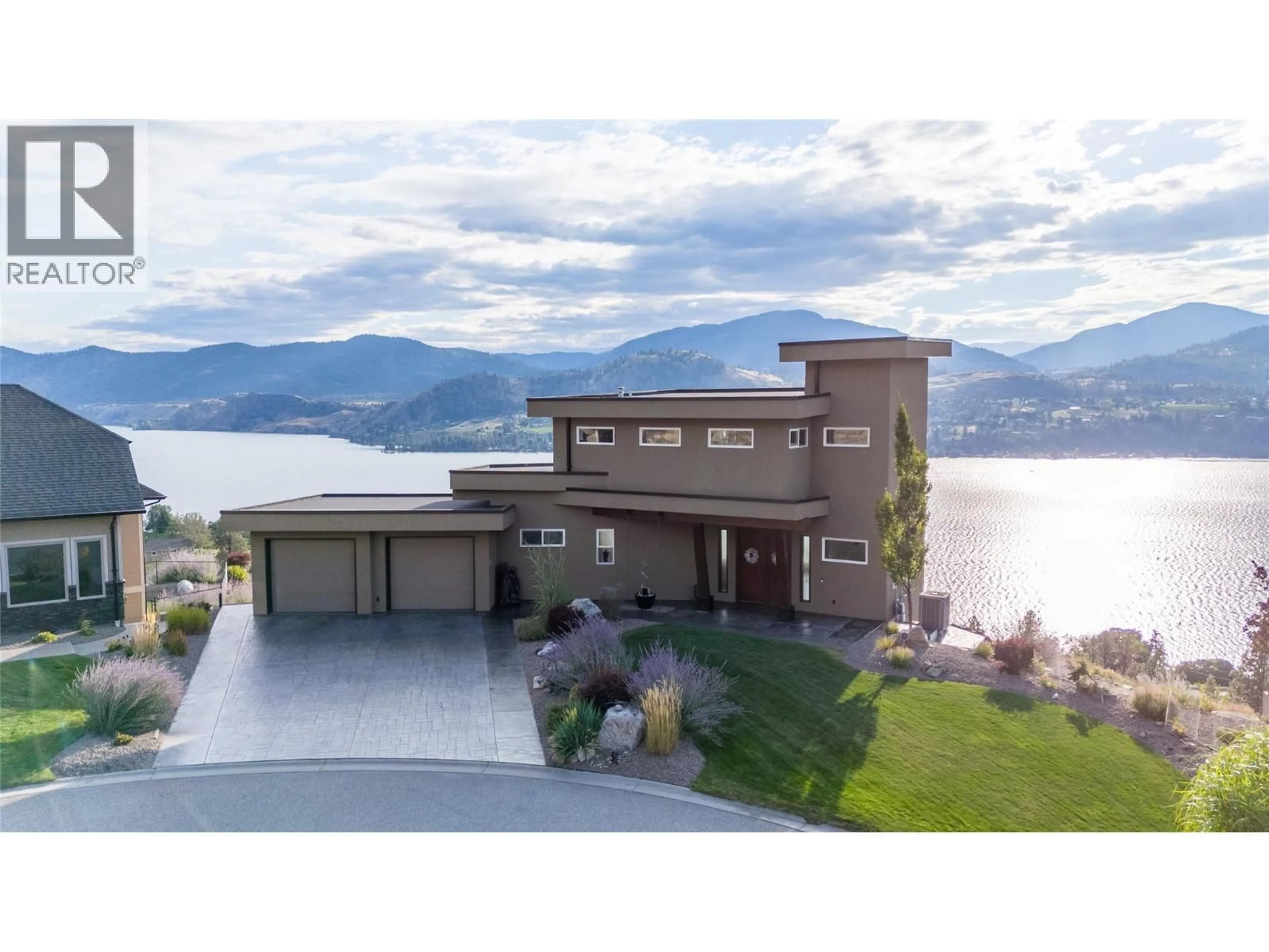 A pic from outside/outdoor area/front of a property/back of a property/a pic from drone, water/lake/river/ocean view for 174 VINTAGE BOULEVARD, Okanagan Falls British Columbia V0H1R3