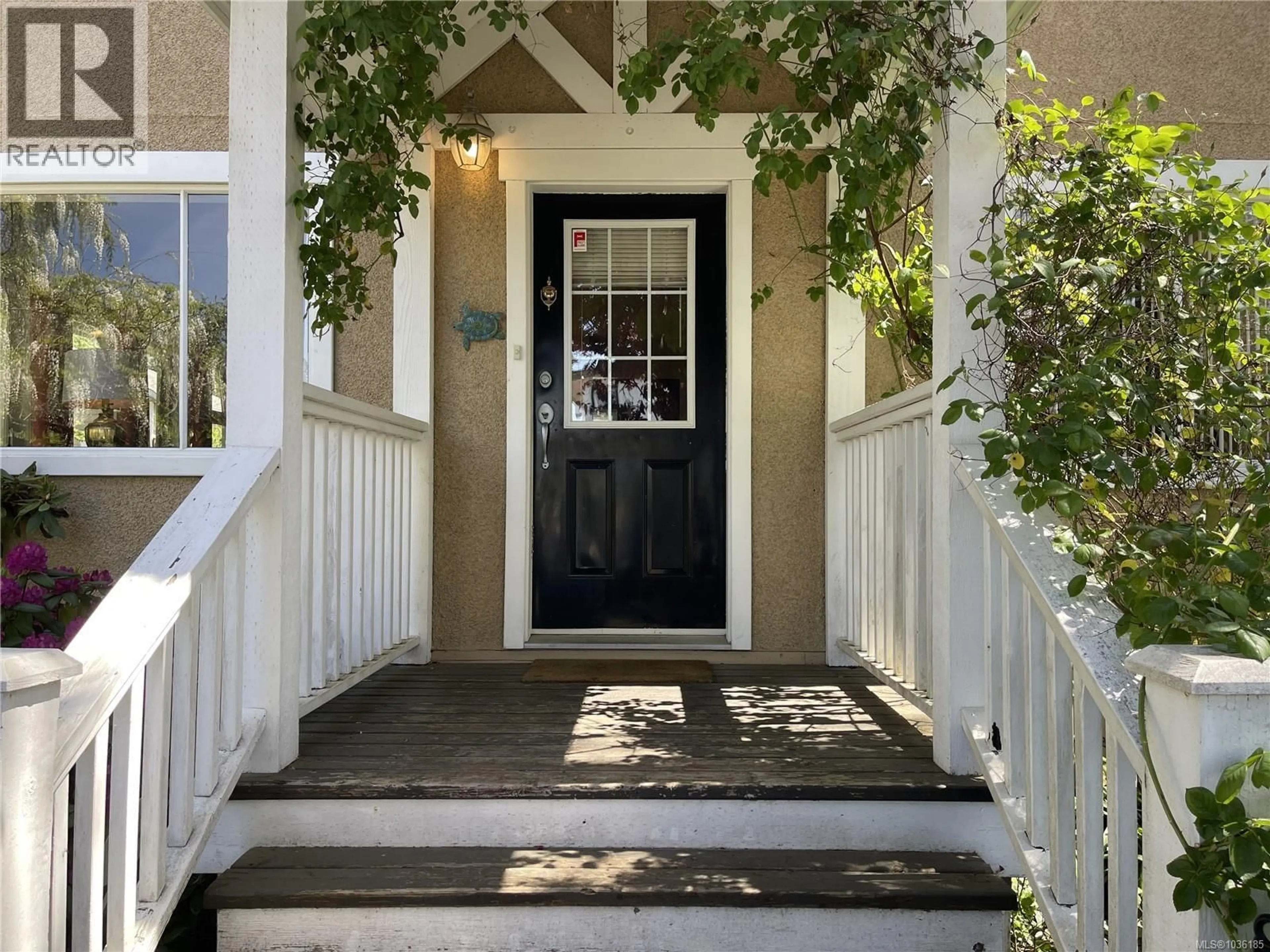 Indoor entryway for 2821 4TH AVENUE, Port Alberni British Columbia V9Y2C2