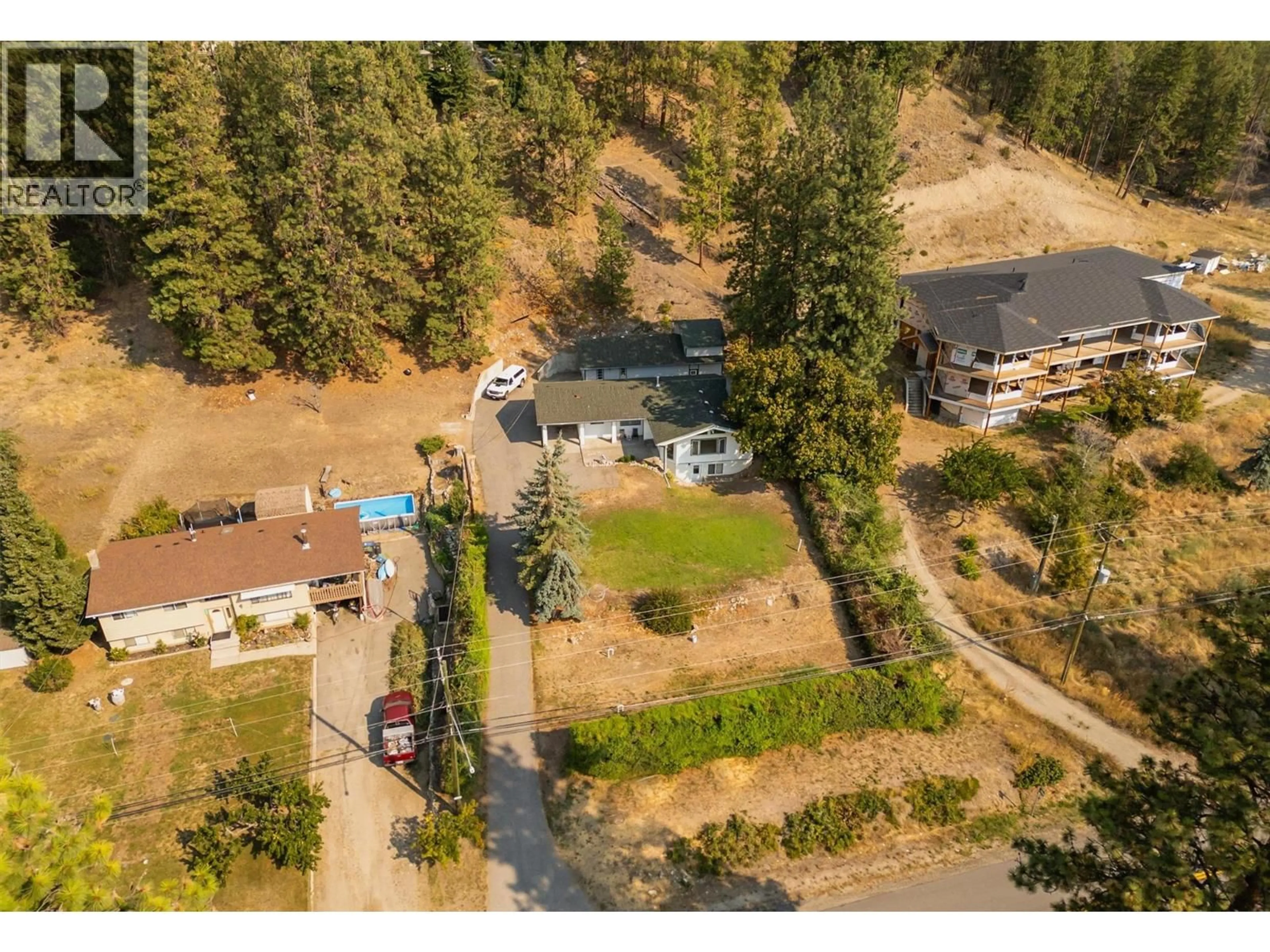 A pic from outside/outdoor area/front of a property/back of a property/a pic from drone, unknown for 4992 PRINCETON AVENUE, Peachland British Columbia V0H1X8