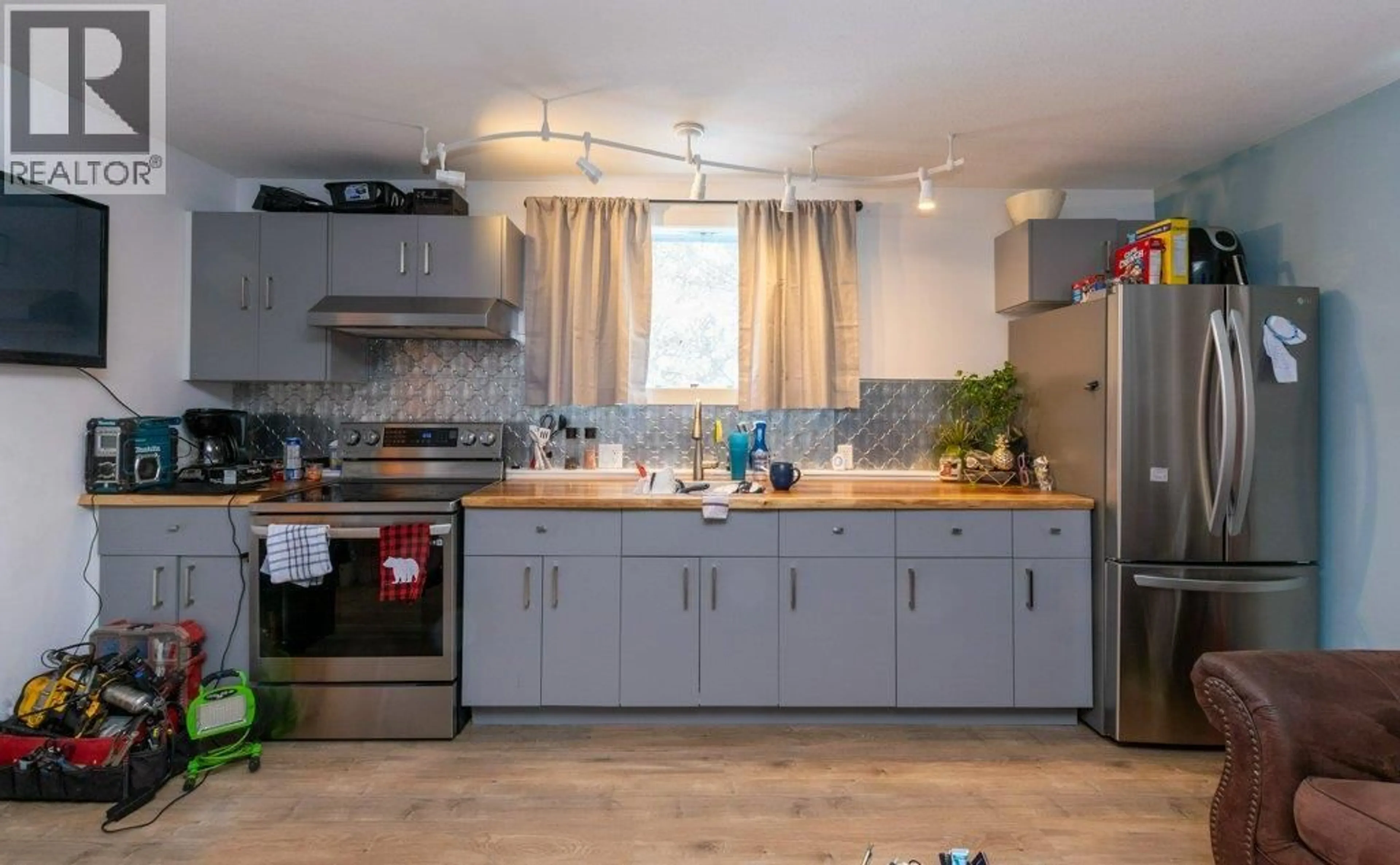 Standard kitchen, unknown for 713 RUSSELL AVENUE, Enderby British Columbia V0E1V1