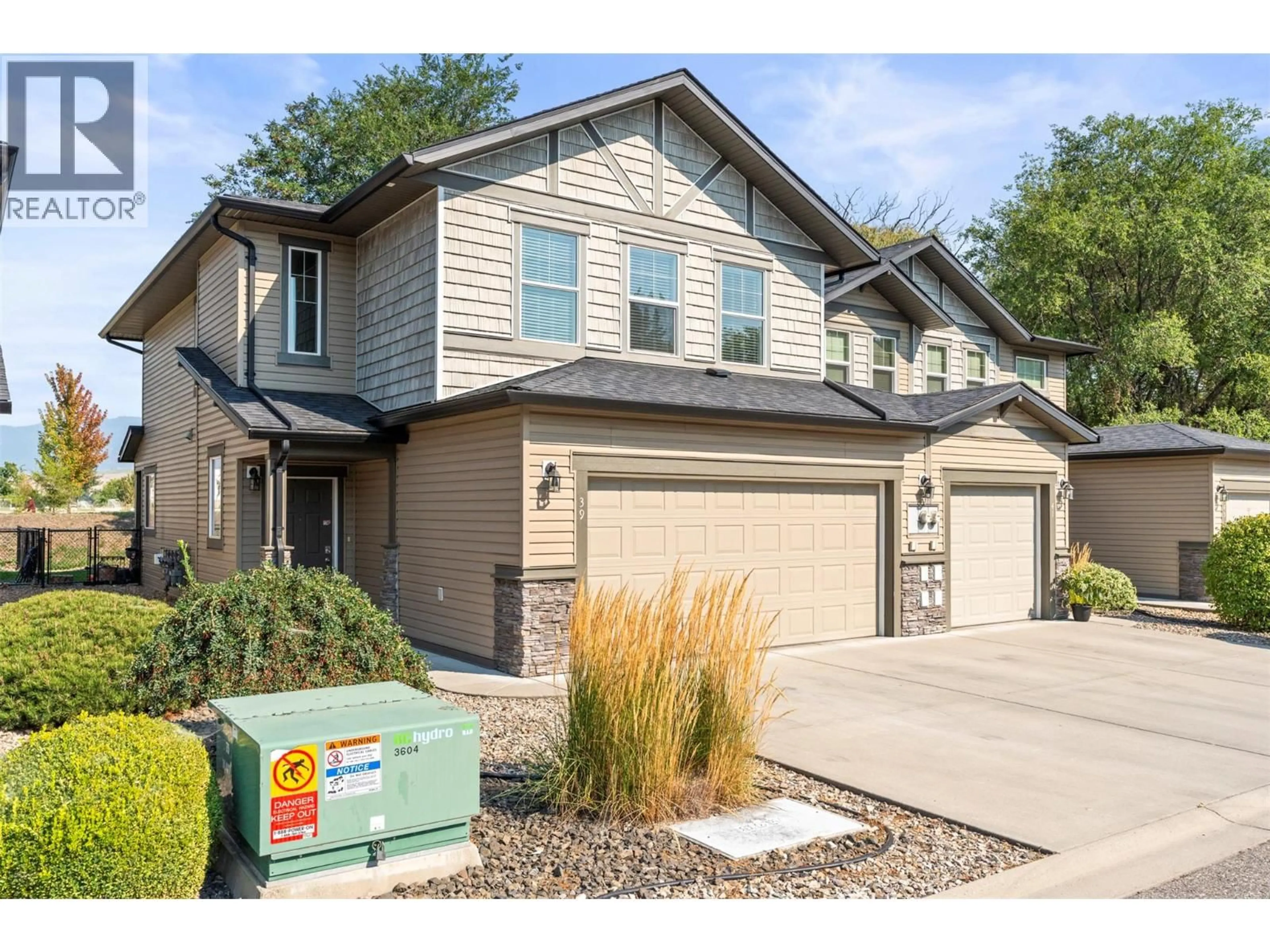 Home with vinyl exterior material, street for 39 - 6900 MARSHALL ROAD, Vernon British Columbia V1H2J8