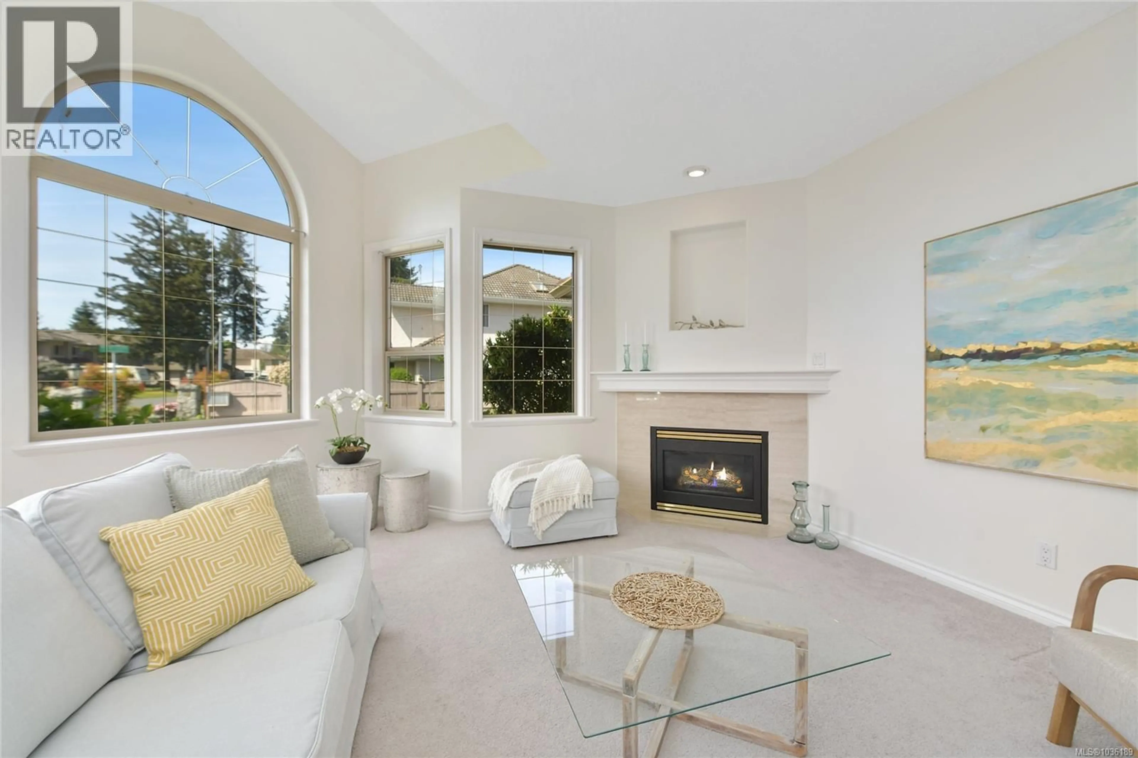 Living room with furniture, unknown for 6243 TAYLER COURT, Central Saanich British Columbia V8Z7K6