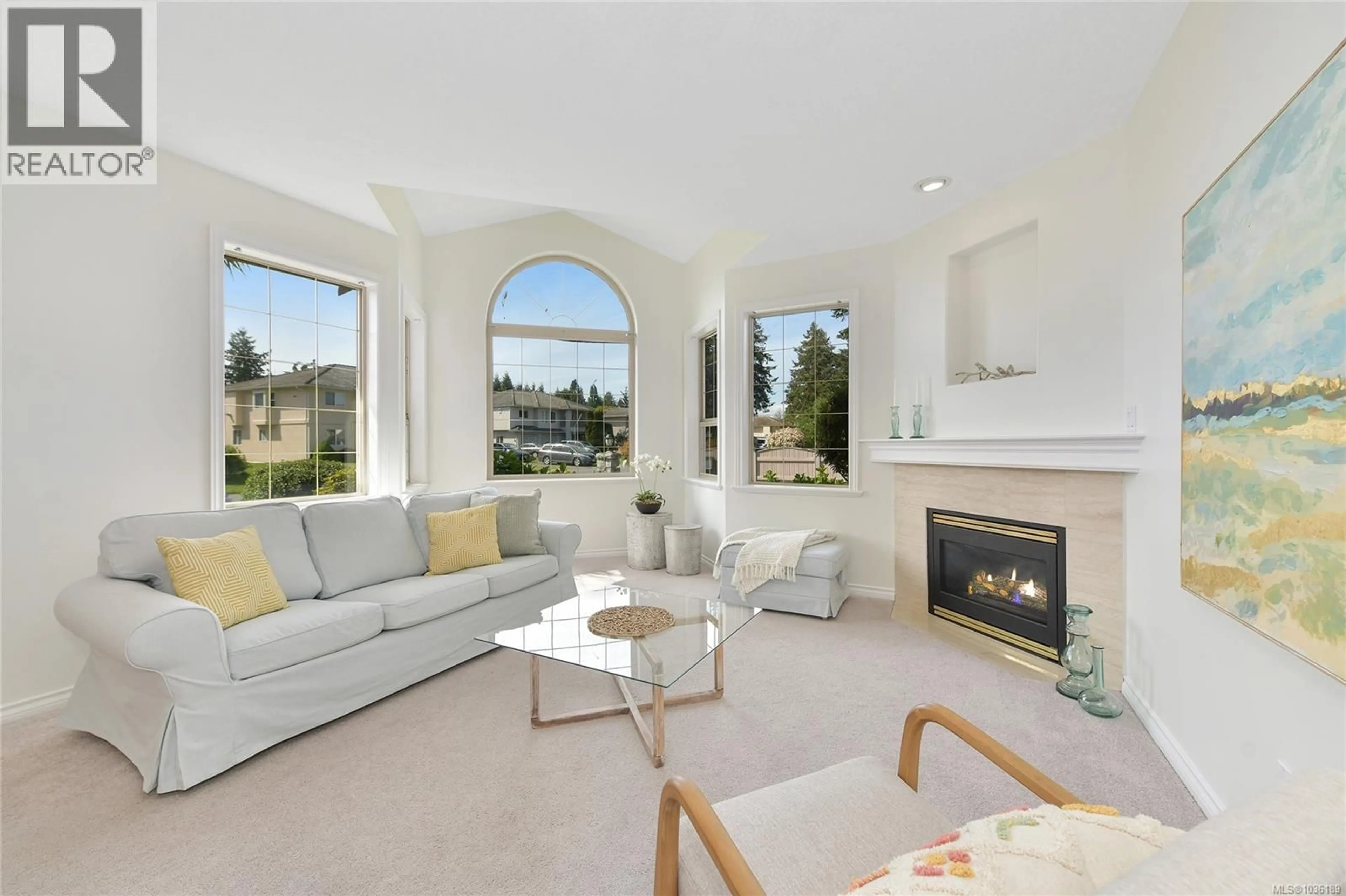 Living room with furniture, unknown for 6243 TAYLER COURT, Central Saanich British Columbia V8Z7K6