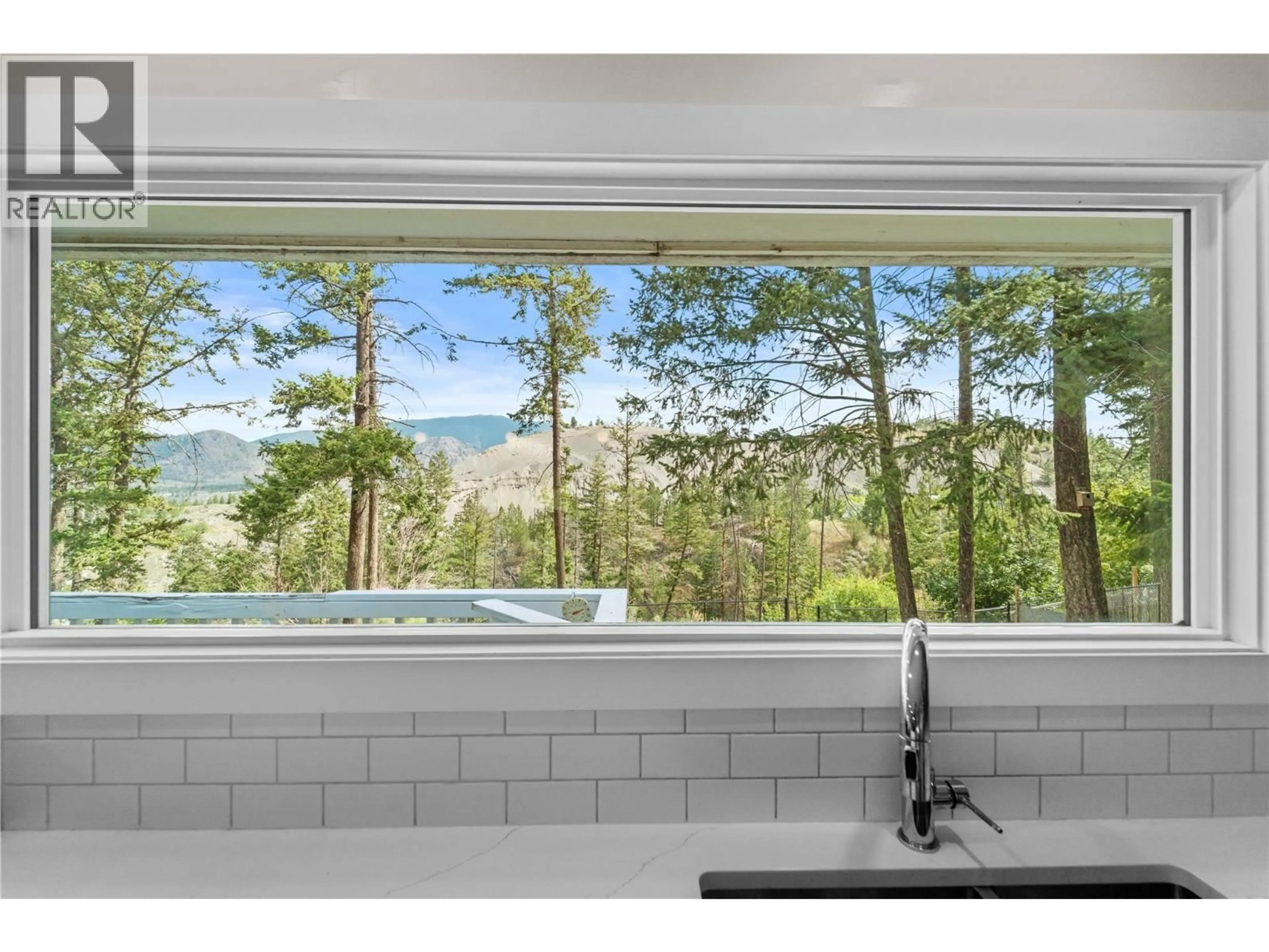 Contemporary bathroom, ceramic/tile floor for 1254 FOXWOOD LANE, Kamloops British Columbia V2C5E3